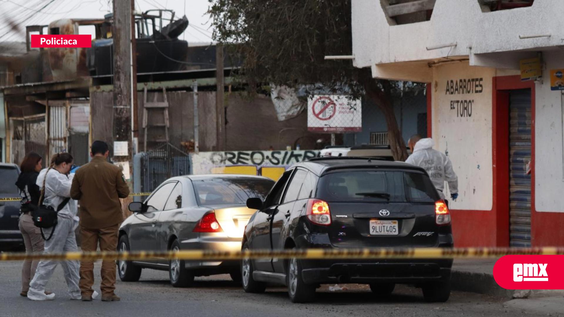 EMX-Encuentran-sin-vida-a-un-hombre-dentro-de-un-vehículo-en-la-colonia-70-76