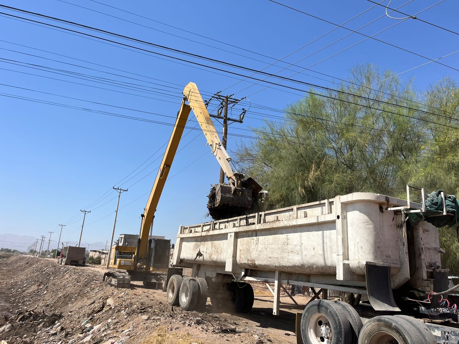 EMX-RETIRA-CESPM-MÁS-DE-160-MIL-TONELADAS-DE-BASURA-EN-DRENES