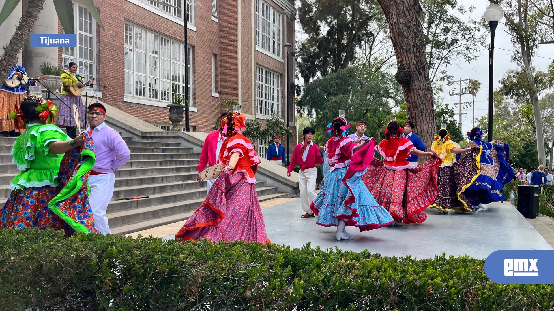 EMX-Presentan-números-de-danza-folclórica-mexicana-diversos-grupos-del-país-y-de-EEUU