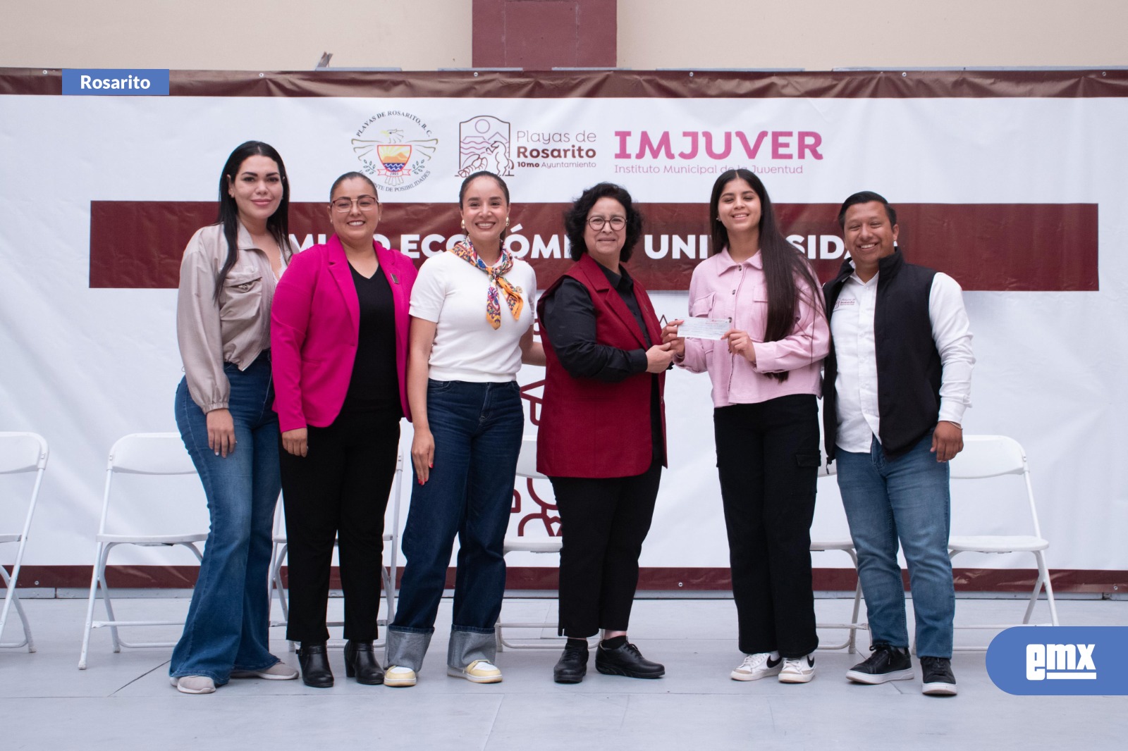 EMX-Rocio-Adame-entrega-Apoyos-Económicos-a-Universitarios