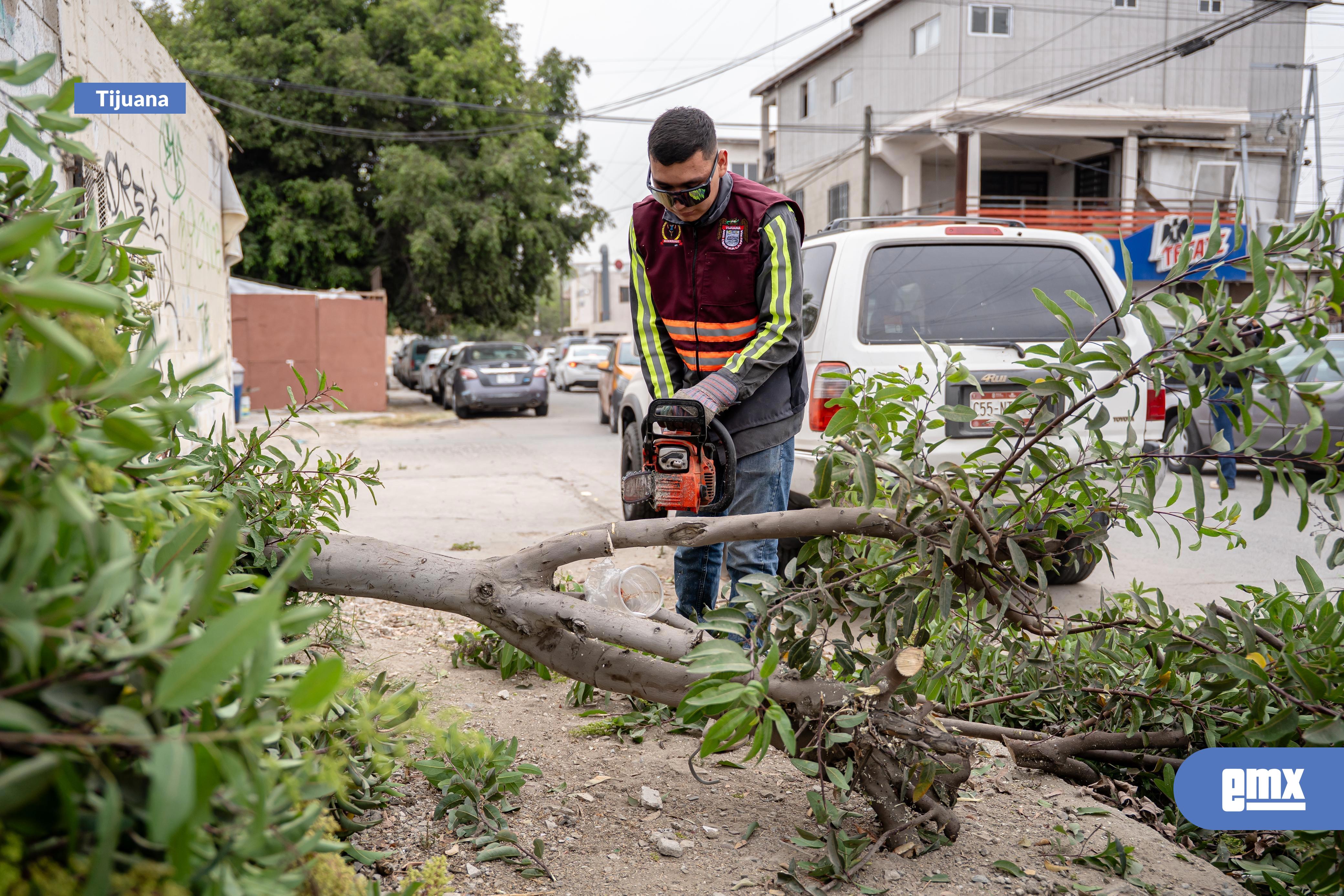 EMX-Continúa-Gobierno-Municipal-transformando-las-colonias-con-el-programa-ˈTijuana-Ciudad-Limpia’