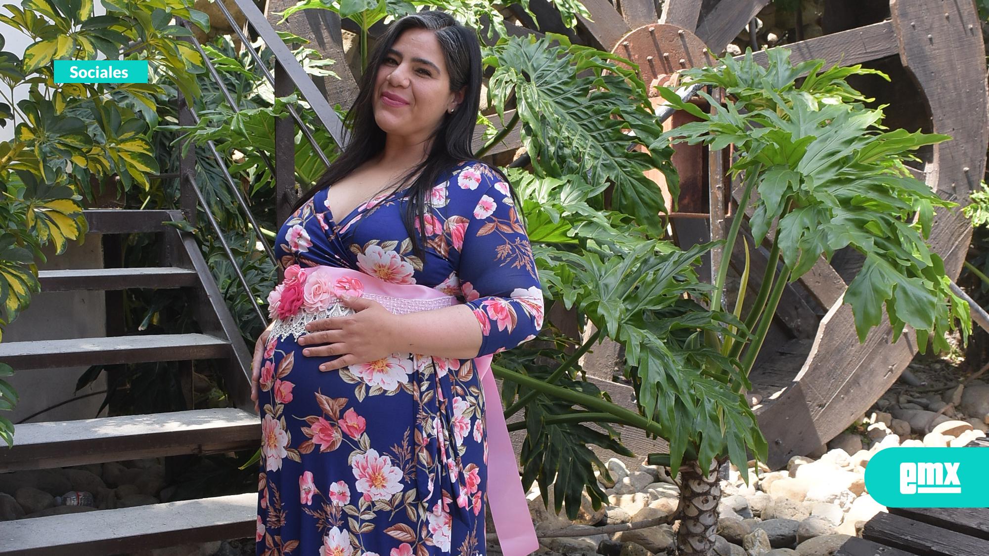EMX-Veraniego-y-rosado-baby-shower-para-Aida-Hernández-y-Jesús-Aguiar