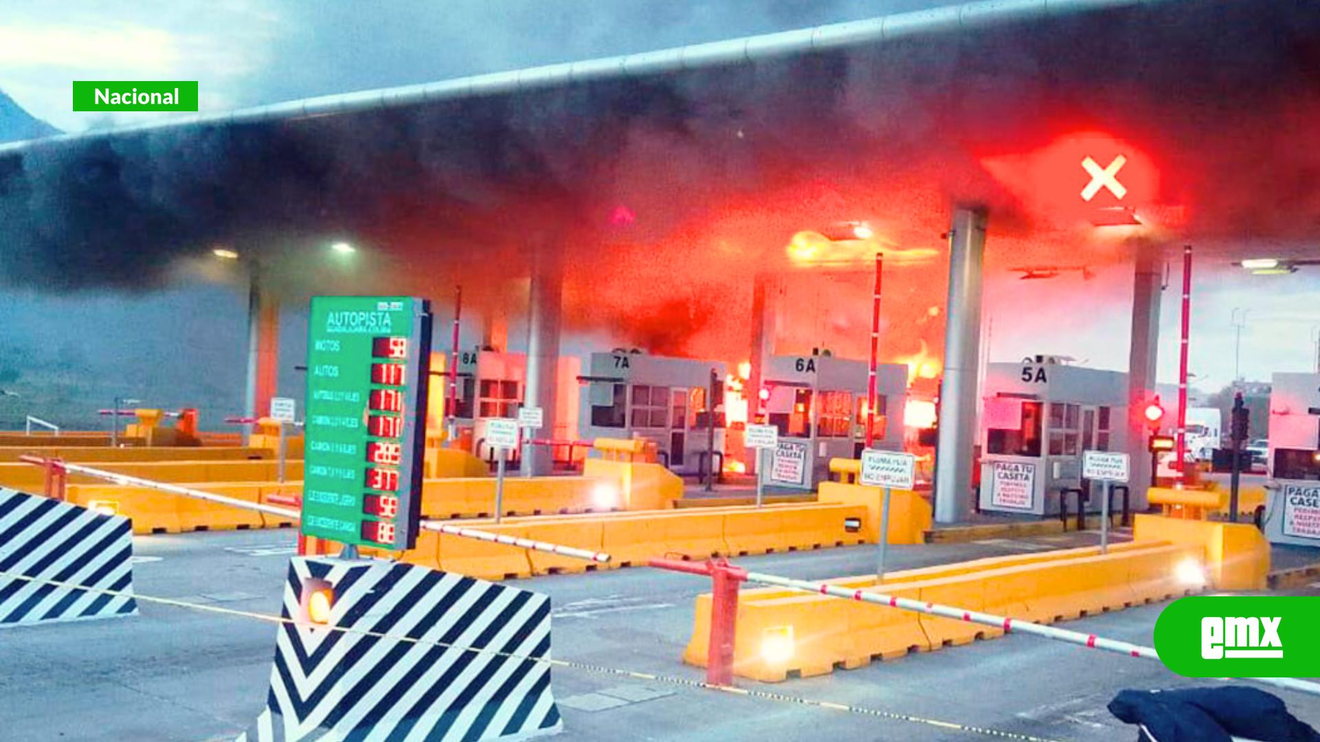 EMX-Colapsa-tránsito-en-autopista-Guadalajara-Colima-por-incendio-y-choque-múltiple