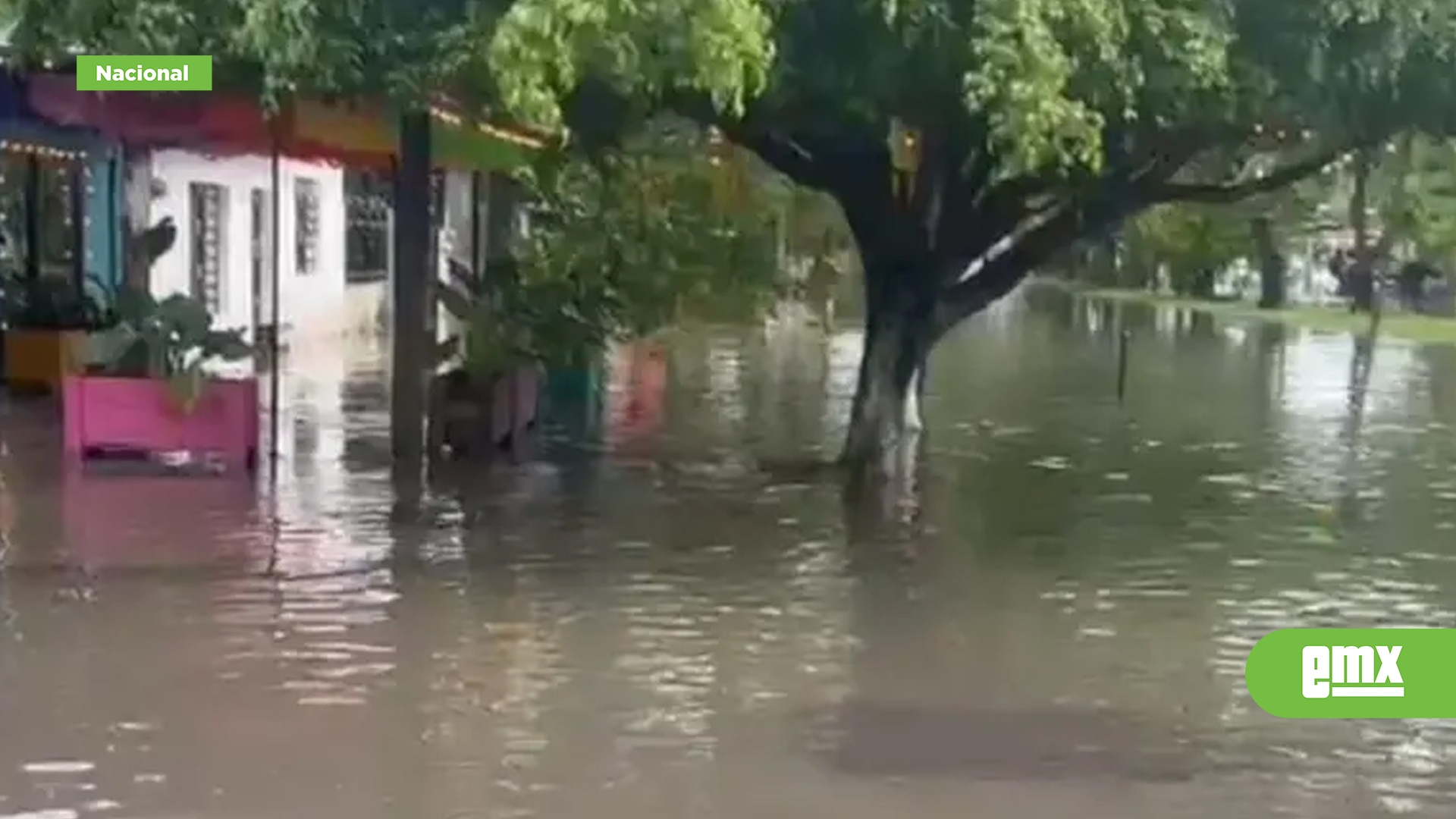 EMX-Lluvias-fuertes-y-vientos-dejan-calles-inundadas-en-Chetumal