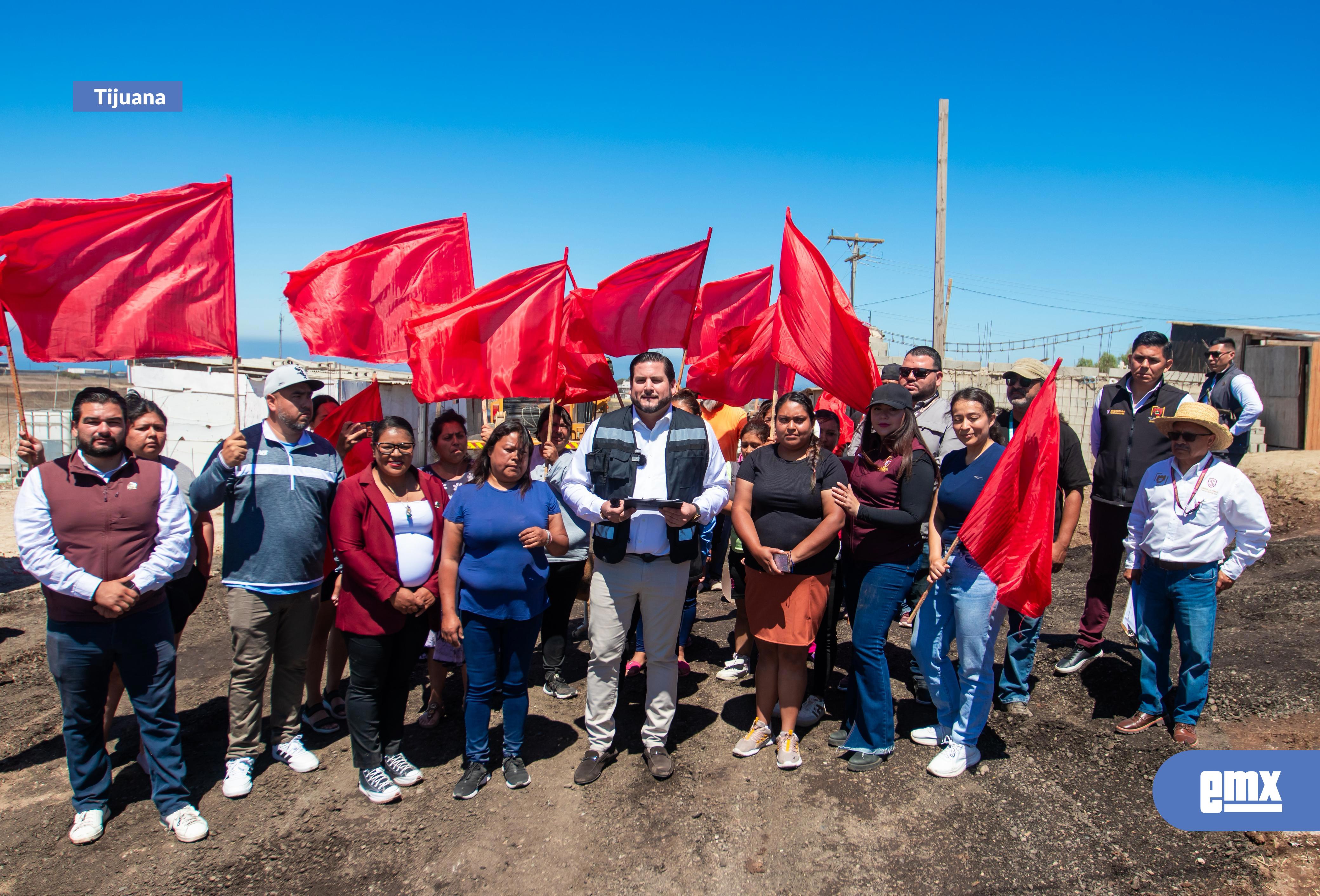 EMX-Avanza-a-paso-firme-el-desarrollo-del-municipio-con-‘Tijuana:-Ciudad-Limpia’