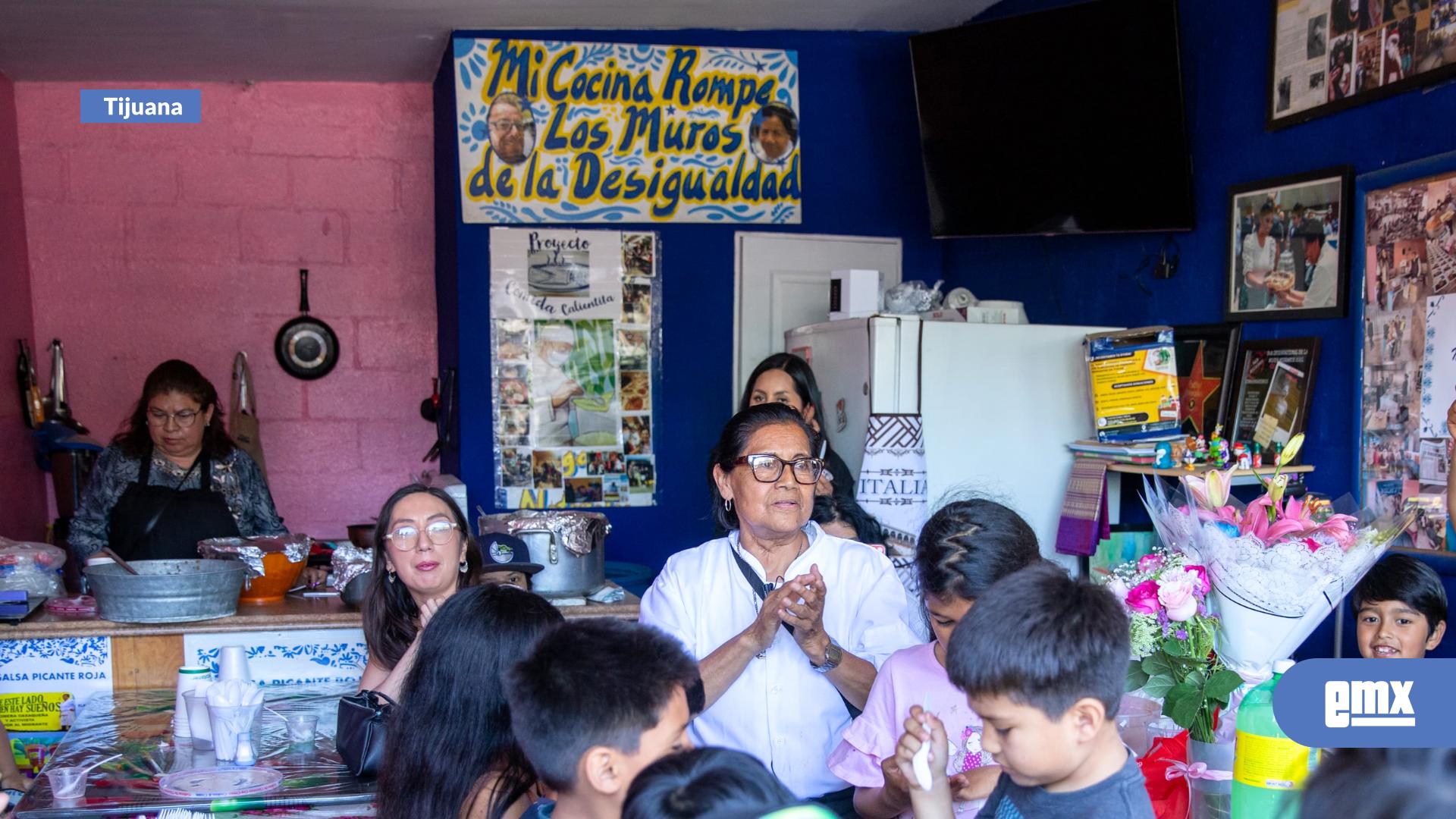 EMX-Comida-Calientita-celebra-su-aniversario-y-exige-un-alto-a-las-deportaciones-en-Estados-Unidos