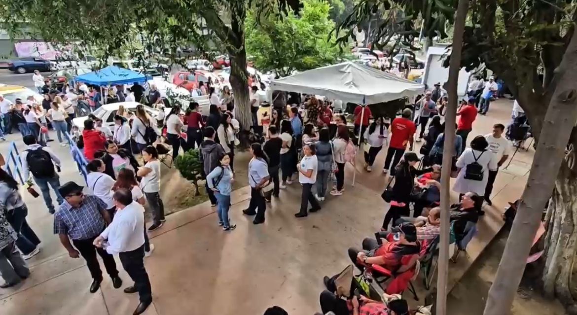 EMX-Maestros-protestan-en-Tijuana-por-sentencia-contra-docente-en-Mexicali:-“Estamos-desprotegidos”