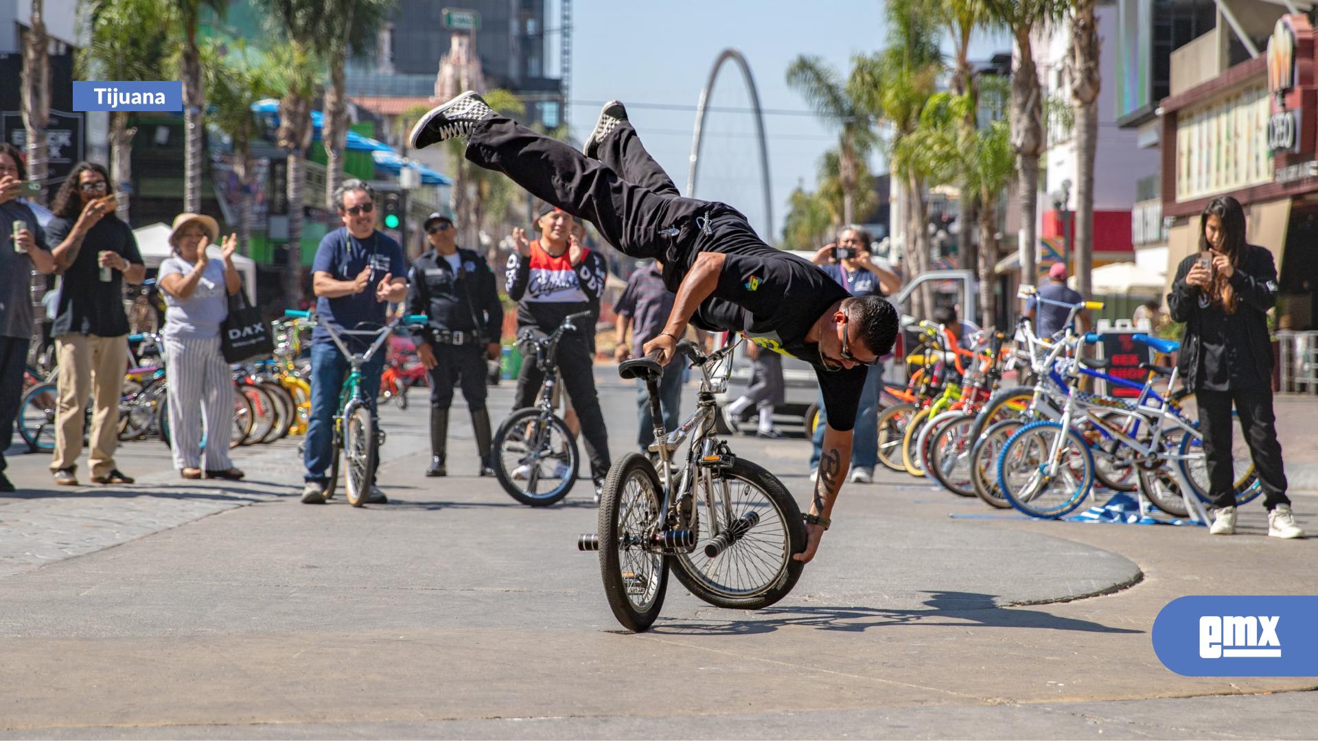 EMX-Celebran-la-primera-exhibición-binacional-de-bicicletas-Old-School-BMX-en-la-Revu