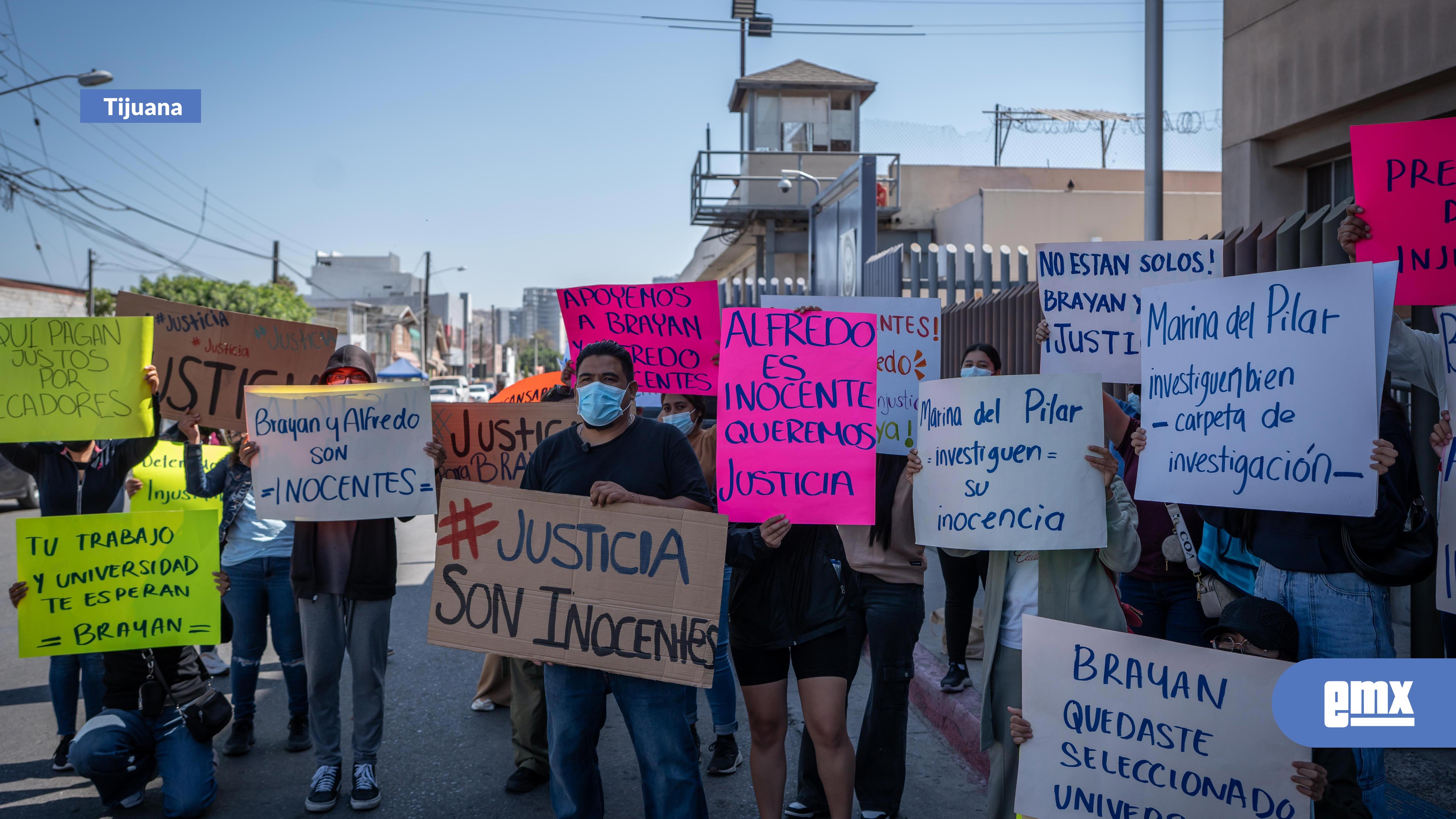 EMX-Familiares-de-Brayan-y-Alfredo-protestan-tras-su-detención-por-presunto-homicidio;-señalan-que-son-inocentes
