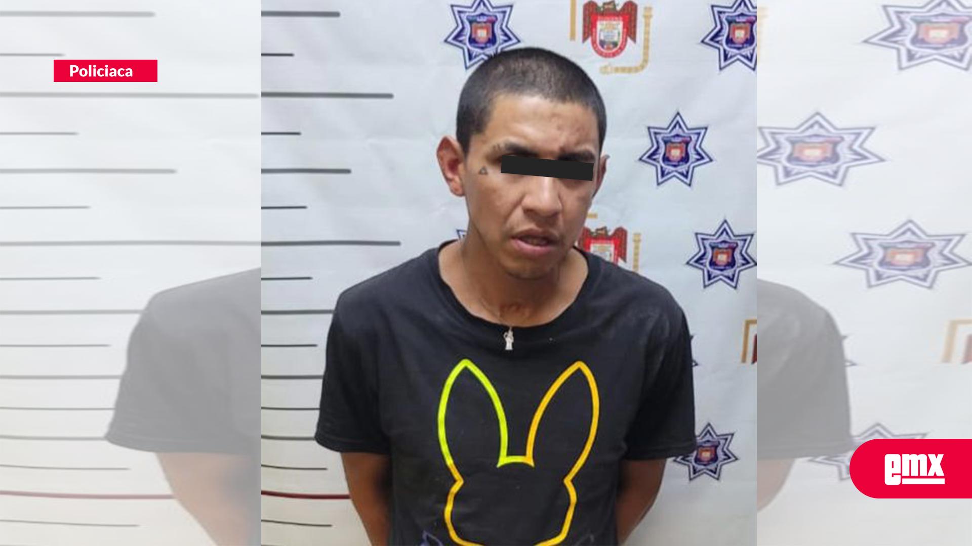 EMX-Policía-detiene-a-hombre-armado-tras-persecución-peatonal