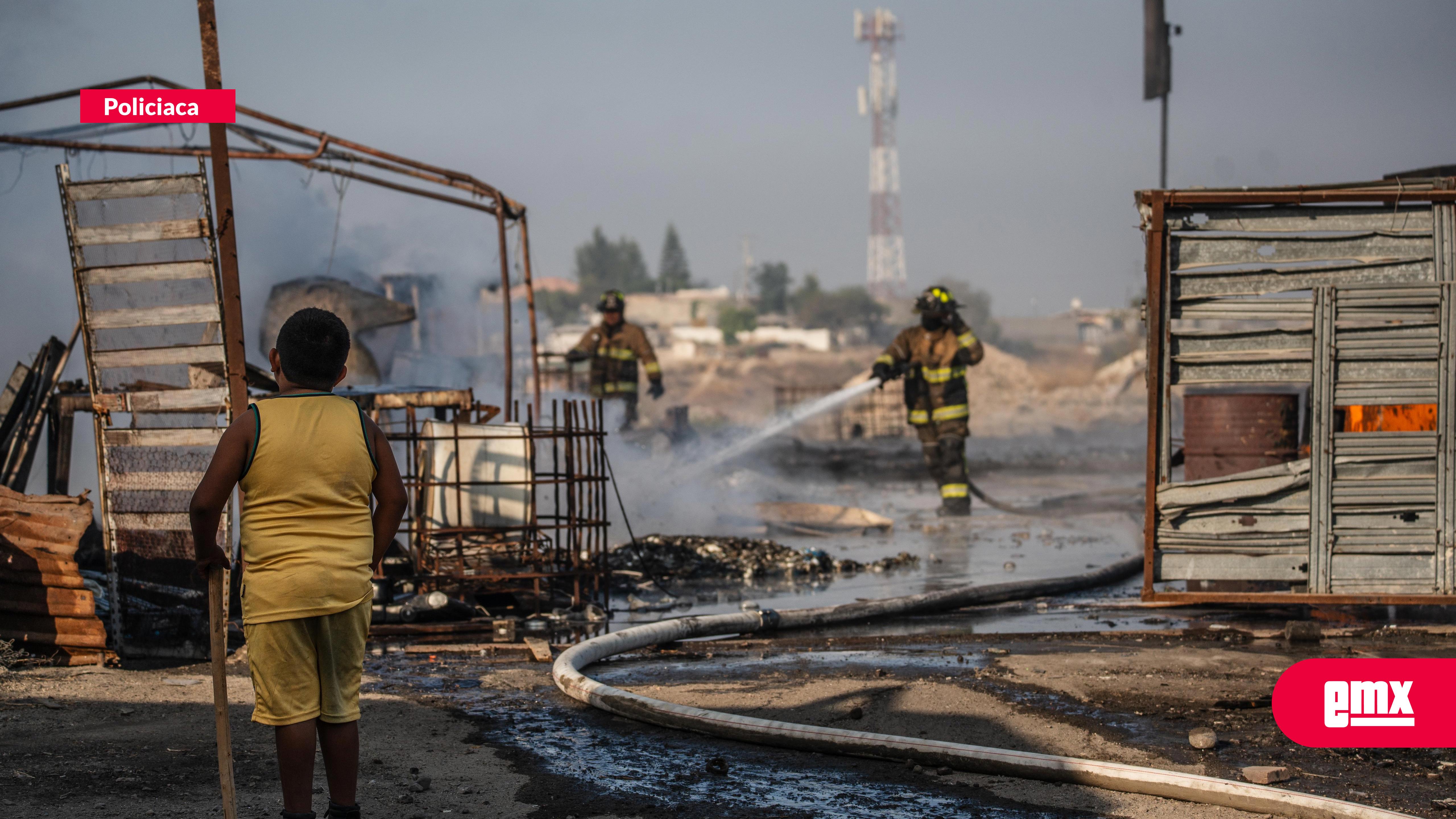 EMX-Incendio-en-recicladora-clandestina-de-plástico-en-El-Realito