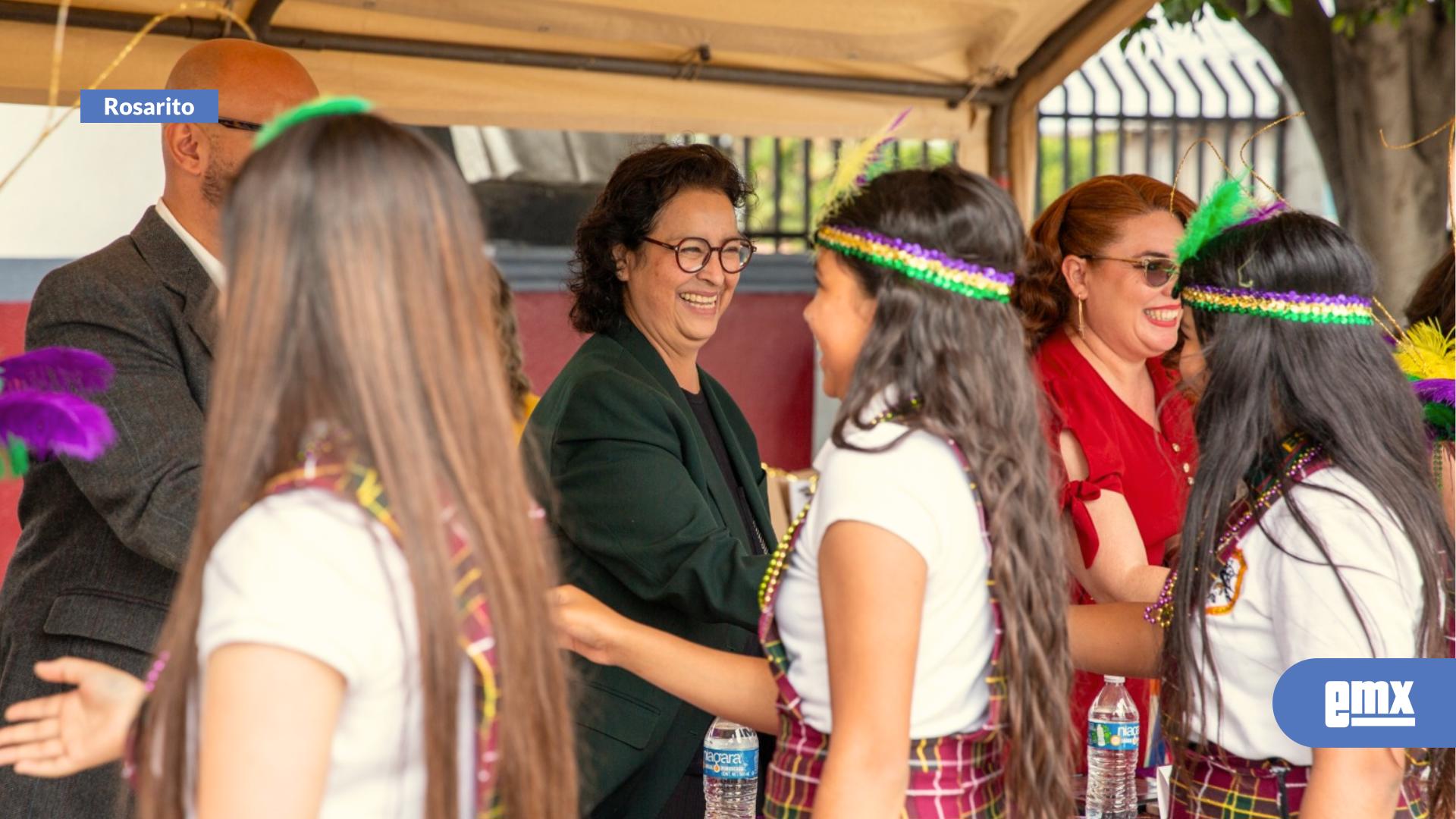 EMX-Rocio-Adame-es-madrina-de-la-generación-2019-2025-de-la-Primaria-Jesús-García