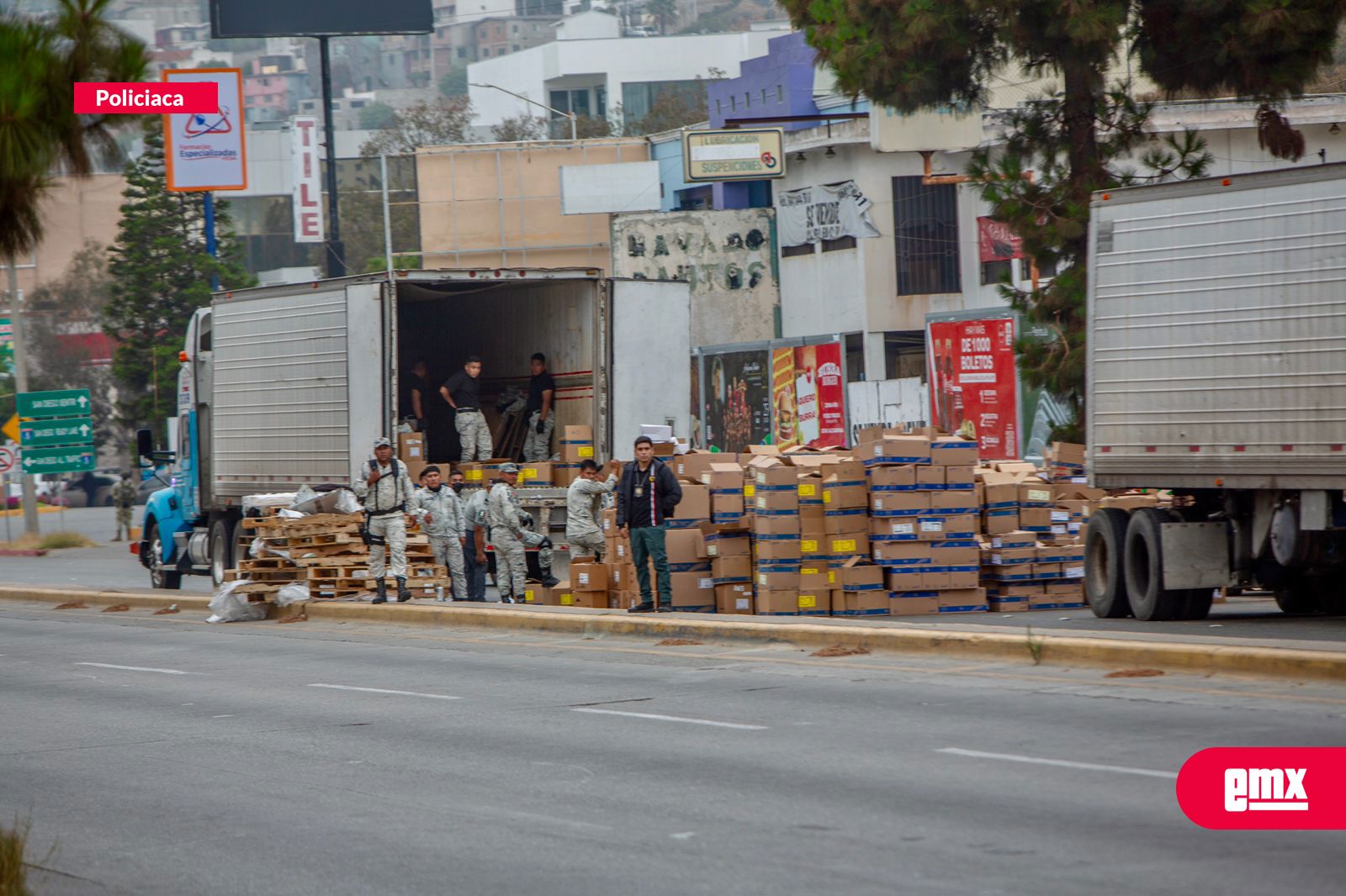 EMX-Guardia-Nacional-asegura-tráiler-que-transportaba-medicamento-y-metanfetamina-en-el-Parque-Industrial-Pacífico