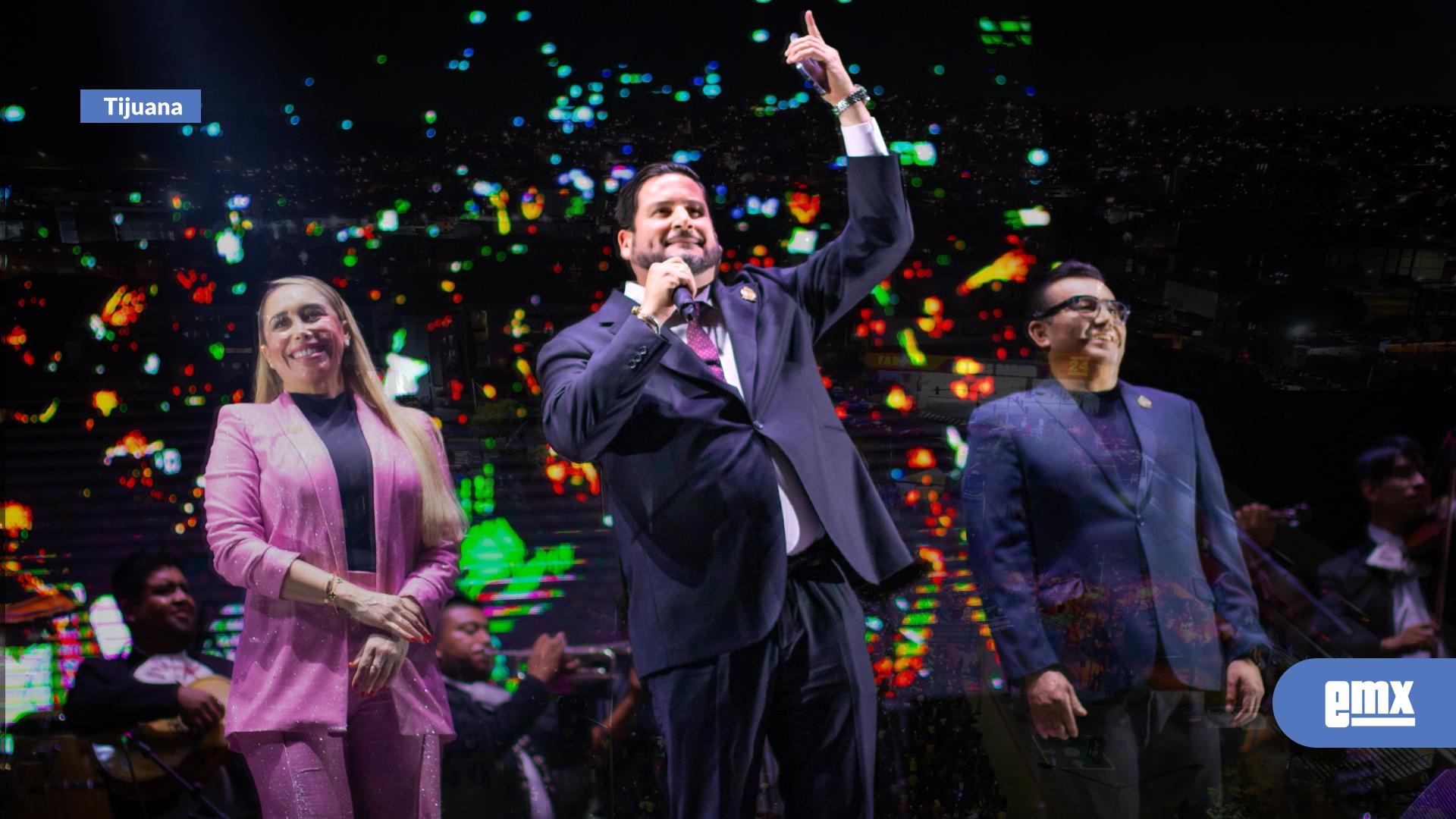 EMX-Celebra-Gobierno-de-la-Ciudad-el-136-Aniversario-de-Tijuana-con-la-presentación-de-la-Original-Banda-´El-Limón´