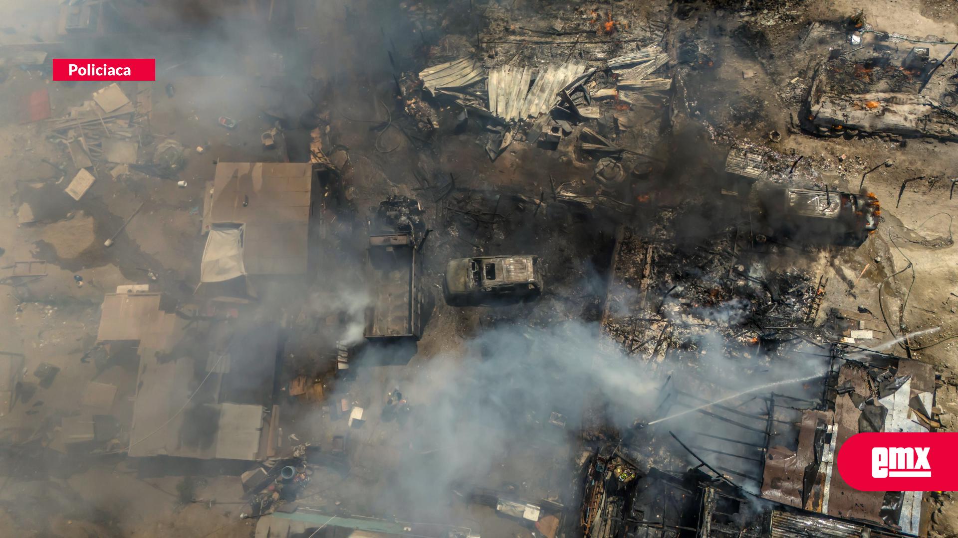 EMX-Incendio arrasa con 15 viviendas en Terrazas del Valle: en lo que va del día van cerca de 30 casas consumidas por fuego