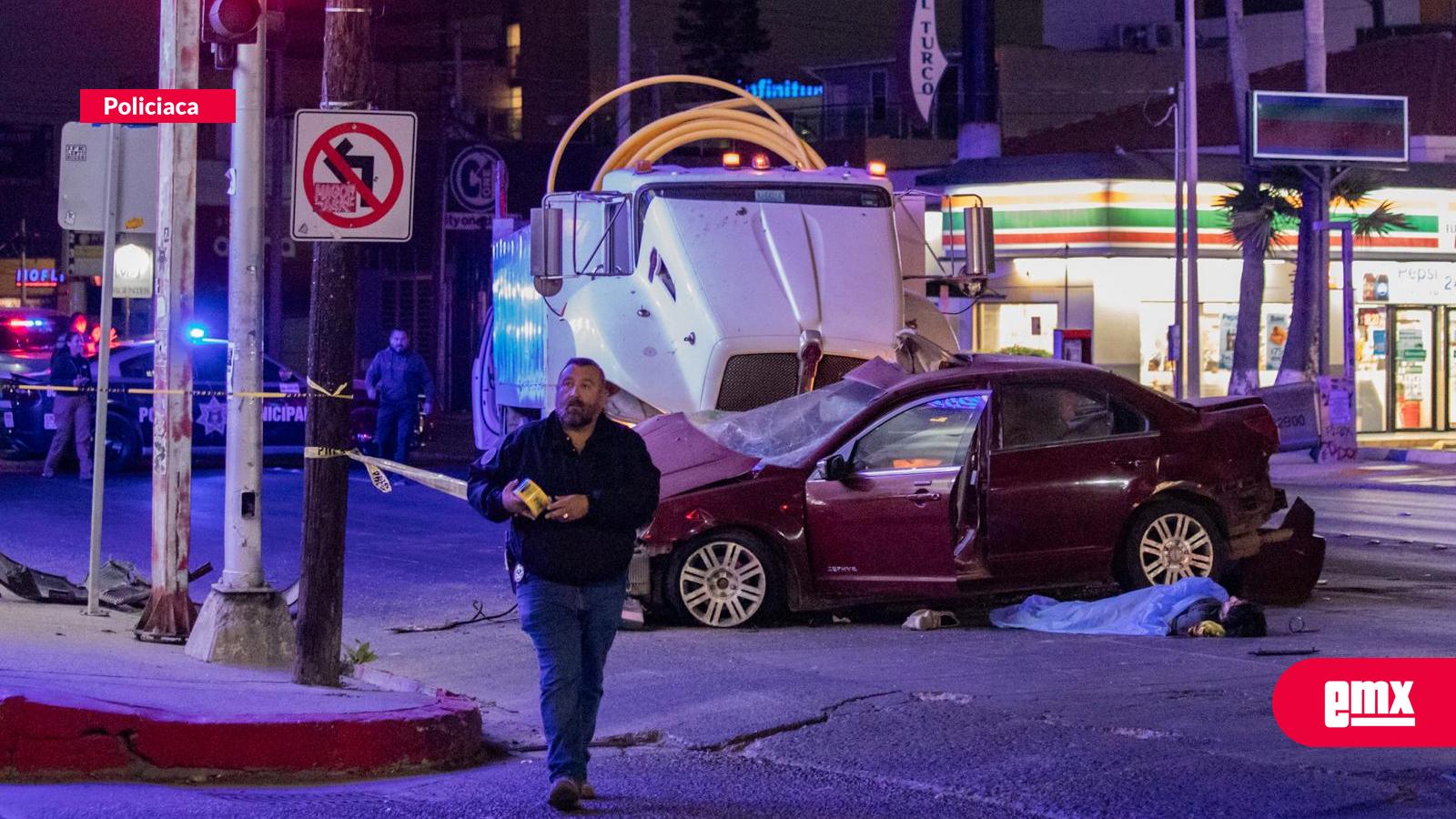 EMX-Muere-joven-en-accidente-vial-sobre-bulevar-Agua-Caliente