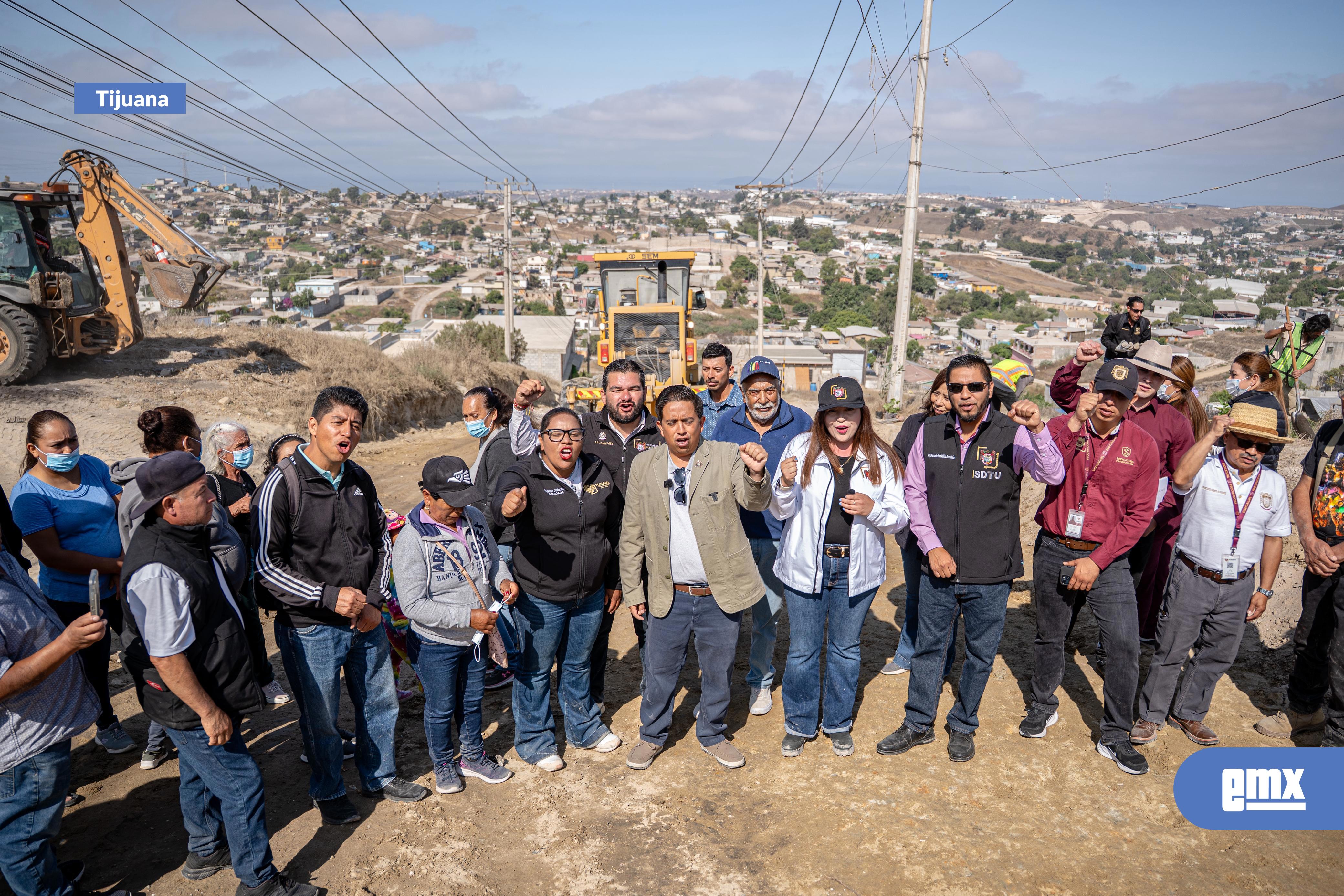 EMX-Intensifica Gobierno Municipal labores de limpieza y mejora en colonias de San Antonio de los Buenos y Centro