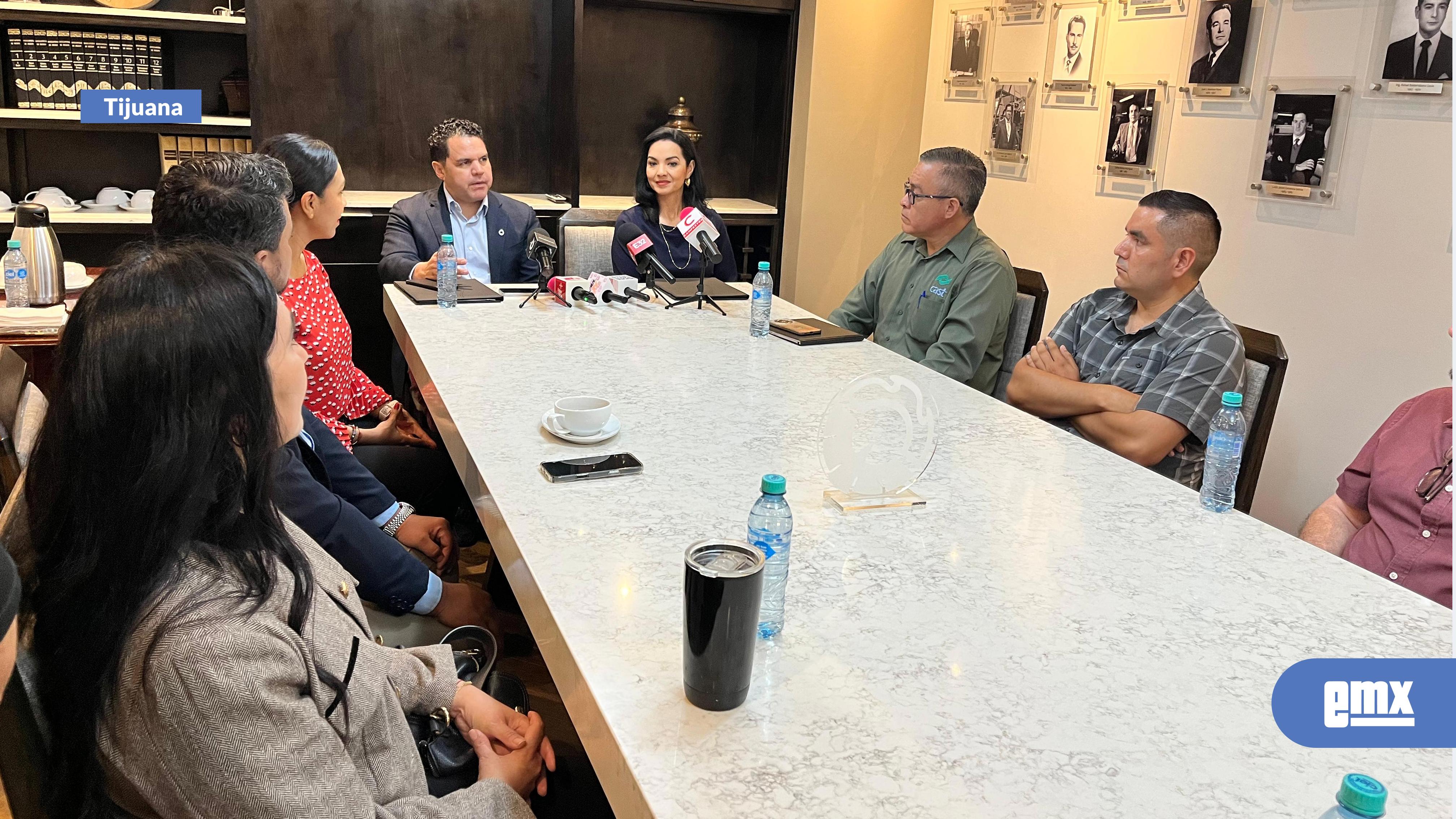 EMX-Firman-convenio-Canacintra-y-CAST-para-formar-especialistas-técnicos-para-la-industria
