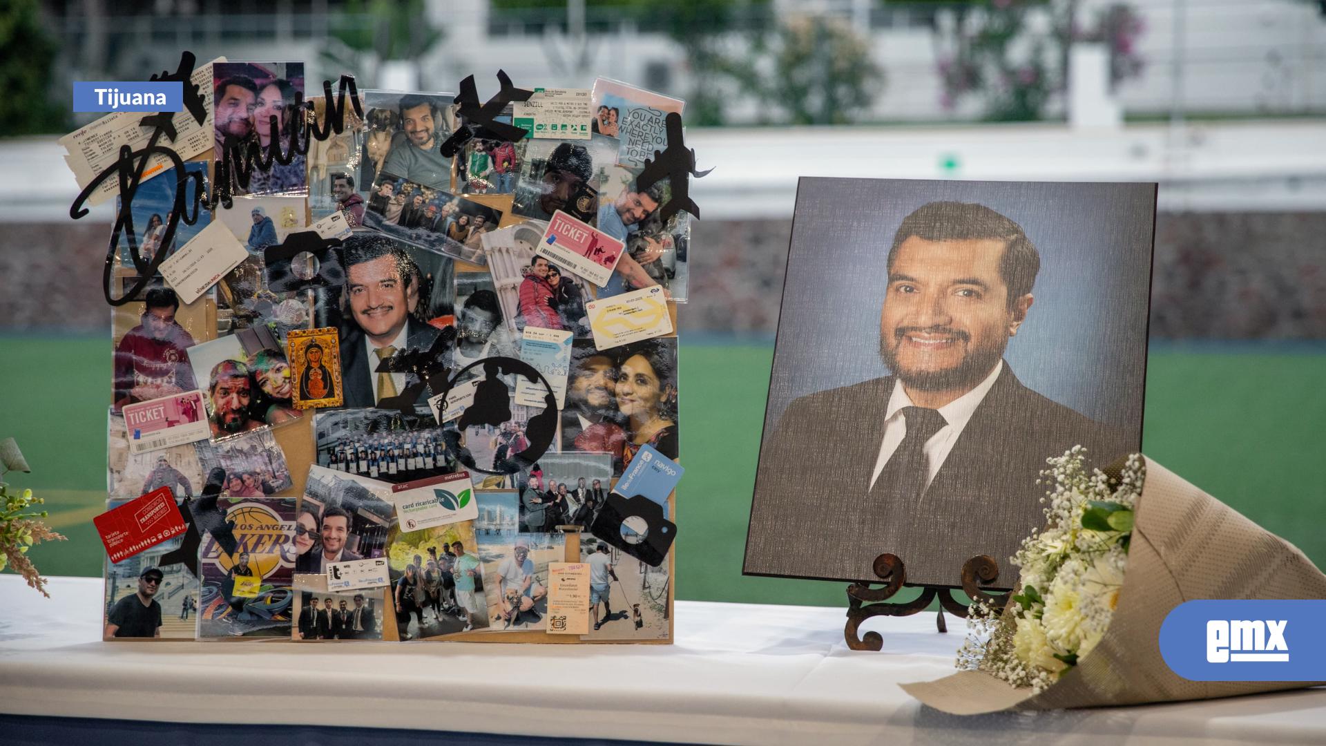 EMX-Comunidad-del-Instituto-México-realiza-vigilia-para-exigir-justicia-por-el-asesinato-del-maestro-Damián-Jiménez