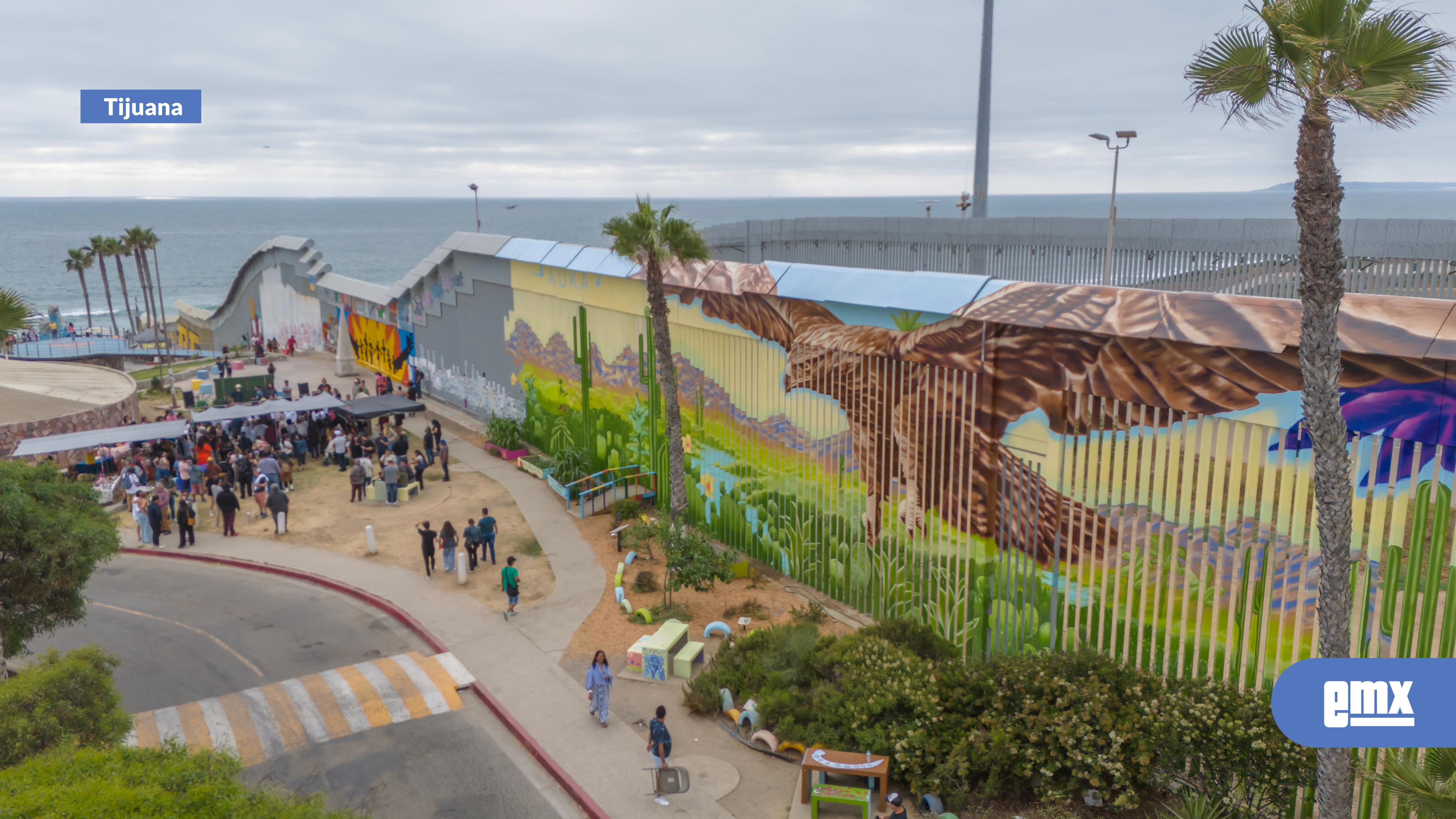 EMX-Inauguran-el-mural-“Abrazo-Mutuo”-en-Playas-de-Tijuana:-un-mensaje-de-paz-desde-la-frontera