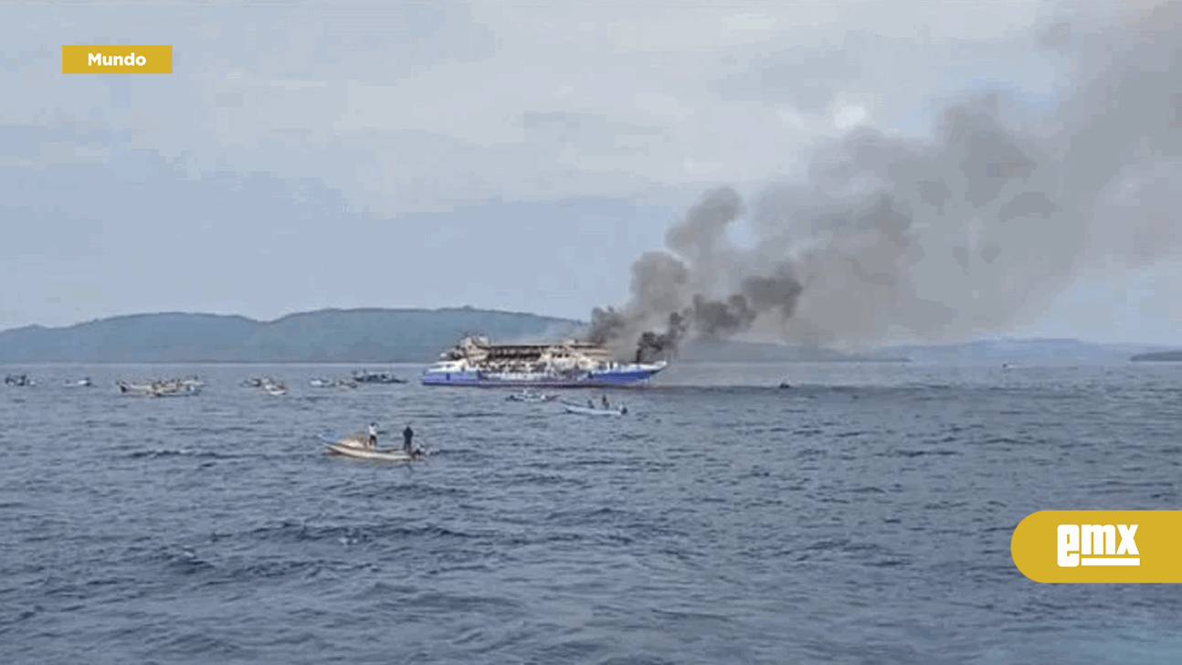 EMX-Un-ferry-de-pasajeros-indonesio-se-incendia-en-el-mar-y-deja-al-menos-5-muertos-(Videos)