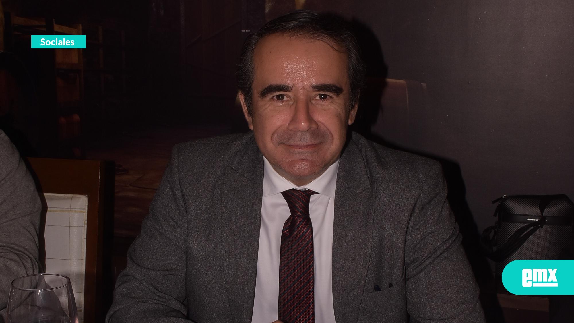 EMX-Celebración-con-estilo-para-José-Antonio-Serratos-García