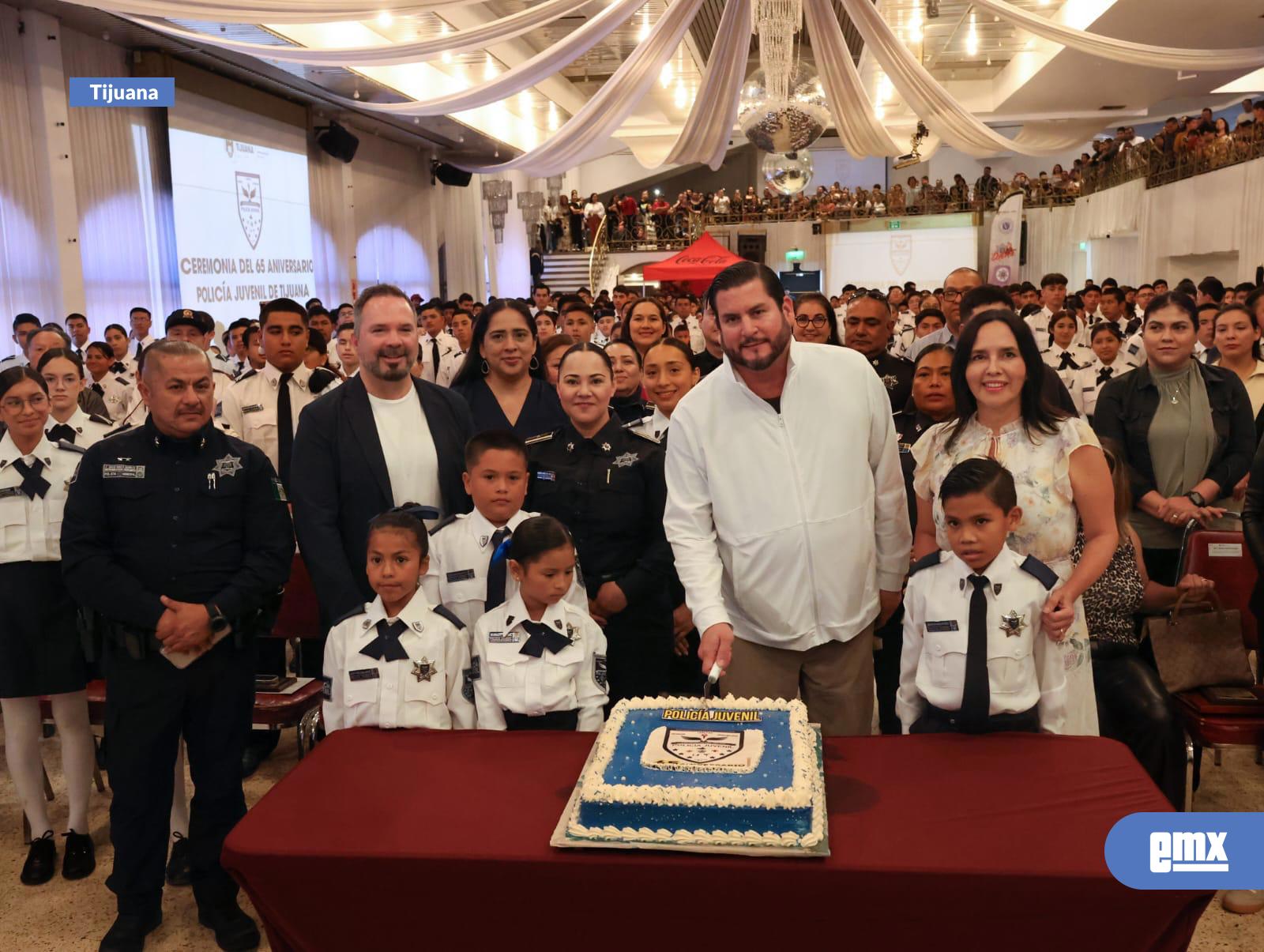 EMX-Reconoce-Ismael-Burgueño-Ruiz-a-la-Policía-Juvenil