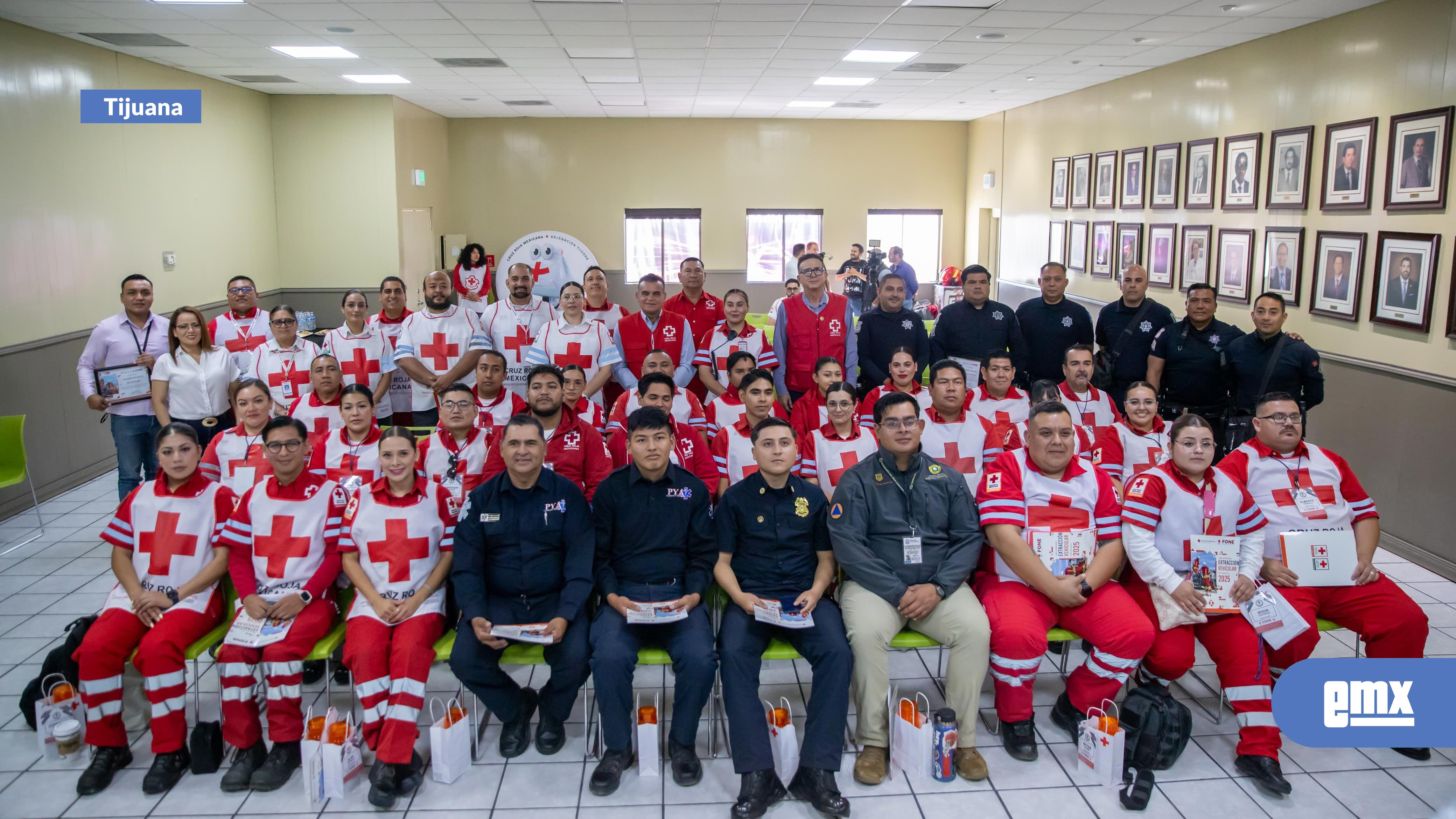 EMX-Cruz-Roja-entrena-a-su-personal-en-rescates-vehiculares