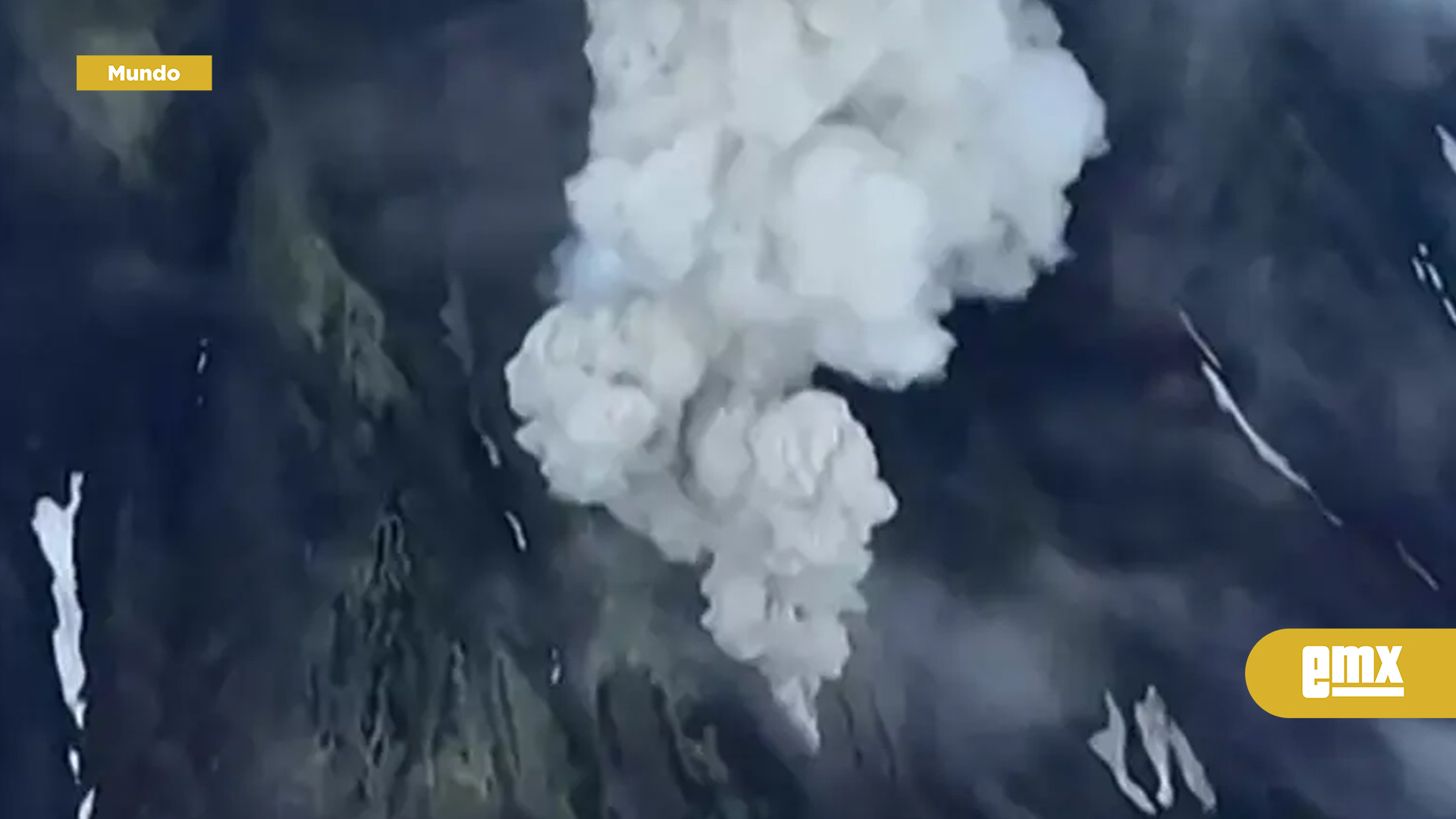 EMX-Entra-en-erupción-el-volcán-Krasheninnikov-tras-terremoto-en-Rusia