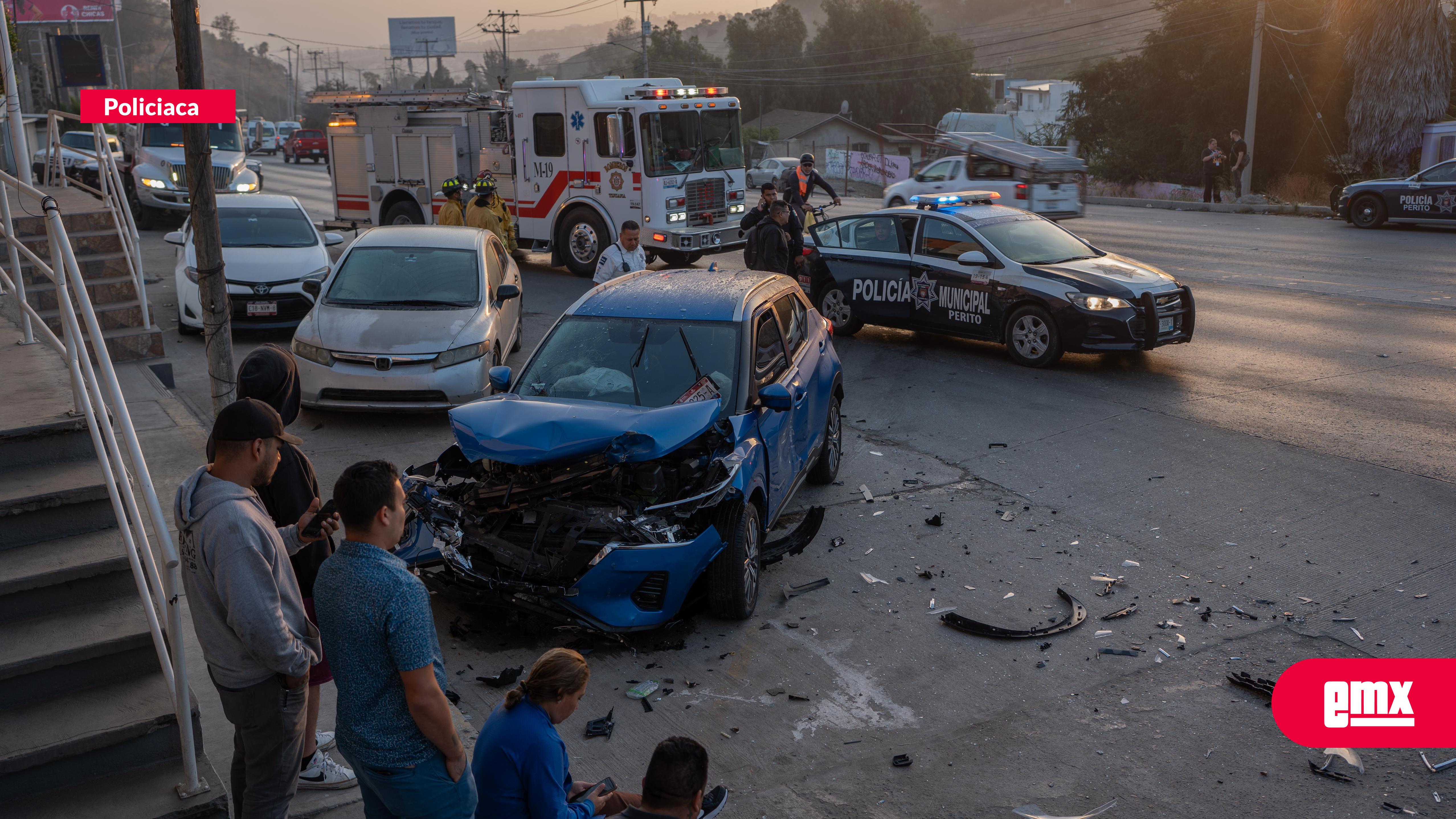 EMX-Conductor realiza vuelta prohibida y provoca accidente en el bulevar Cuauhtémoc Sur