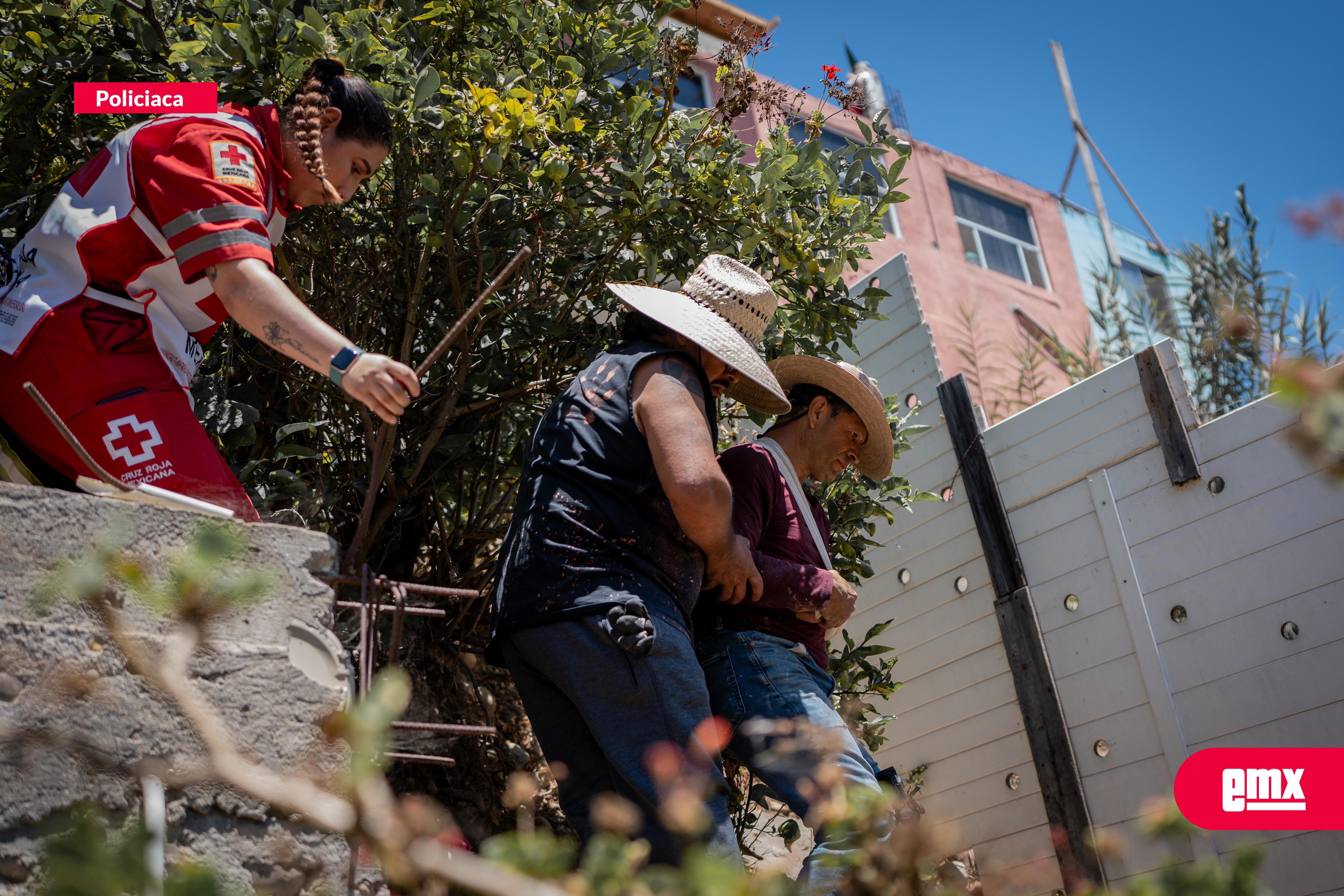 EMX-Hombre-cae-desde-un-tercer-piso-de-obra-en-construcción-en-la-colonia-Obrera