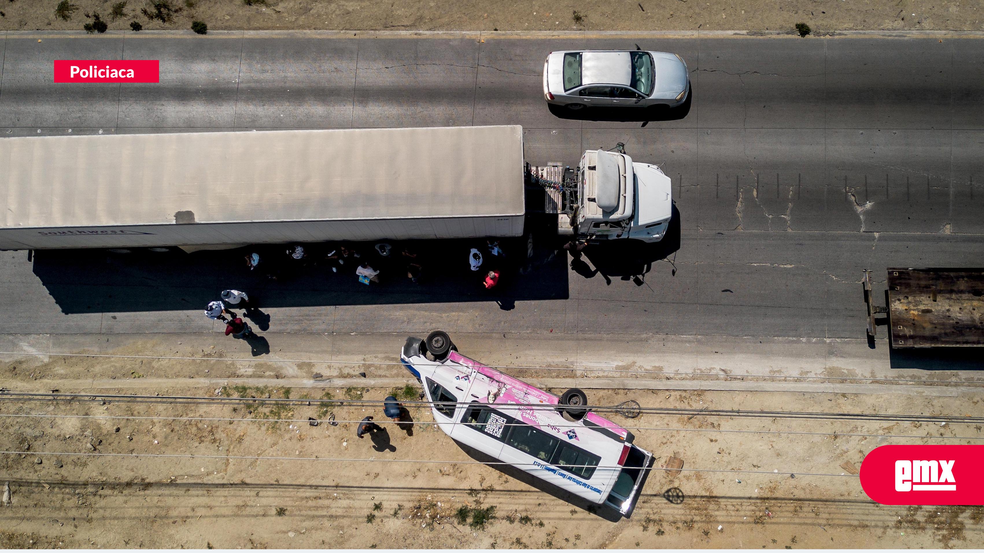 EMX-DIEZ-LESIONADOS-EN-VOLCADURA-DE-TRANSPORTE-PÚBLICO