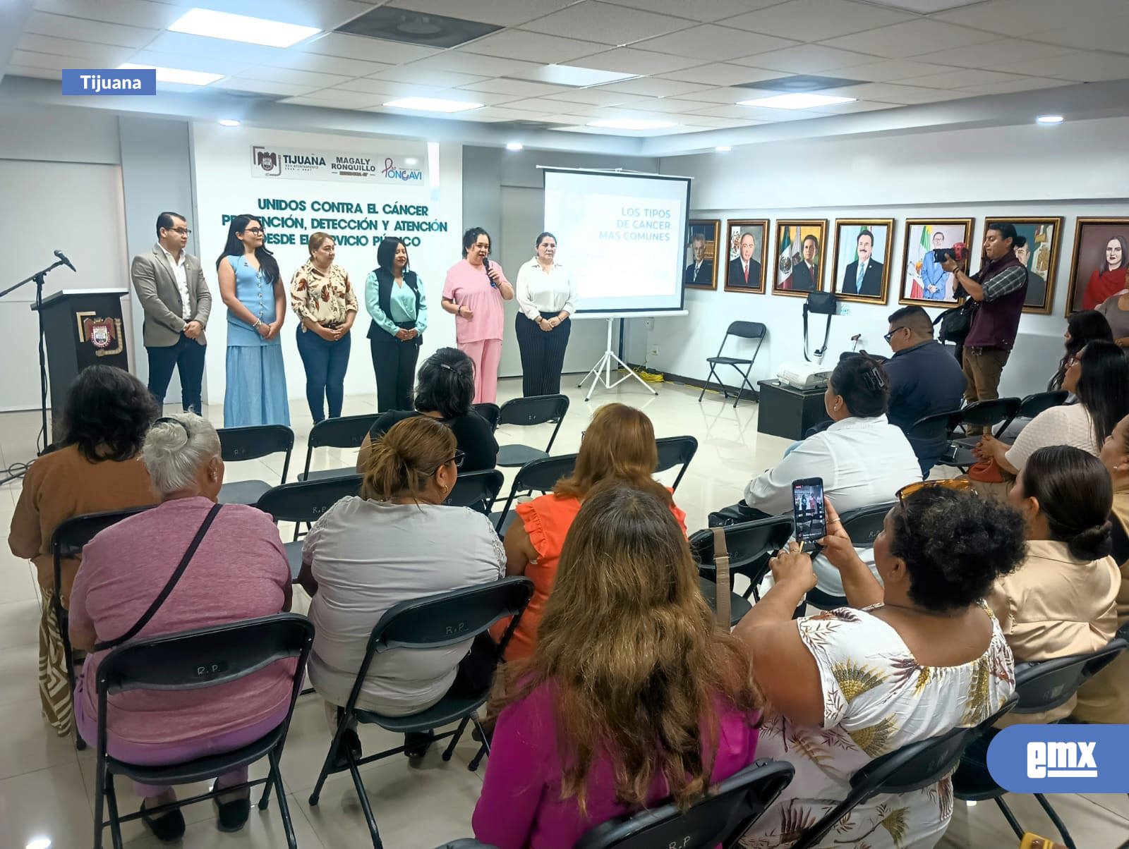 EMX-Brindan-plática-de-sensibilización-sobre-el-cáncer-a-funcionarios-municipales