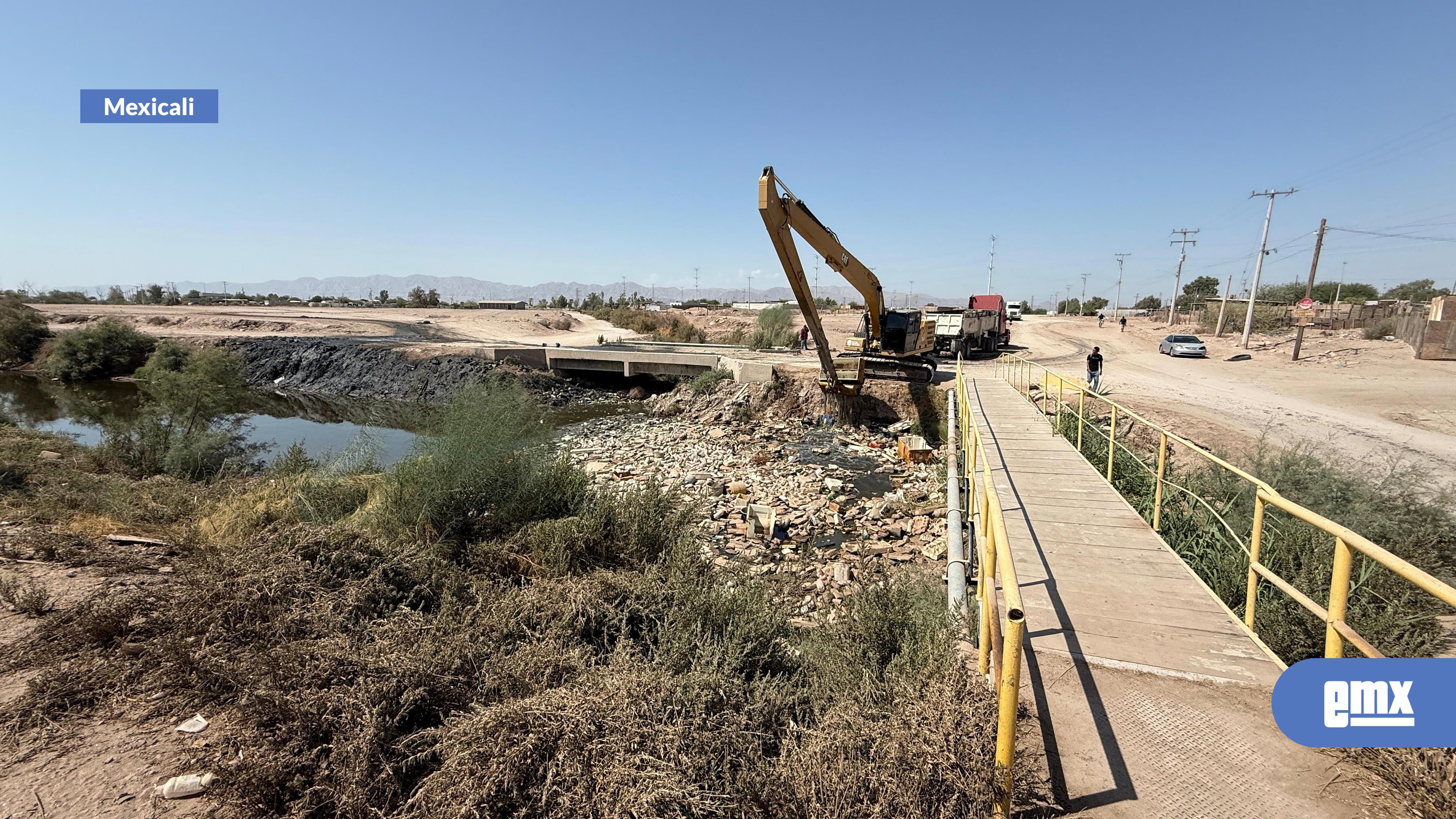 EMX-CESPM-RETIRA-MÁS-DE-290-TONELADAS-DE-RESIDUOS-DEL-DREN-COLECTOR-DEL-NORTE