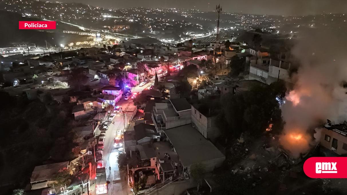 EMX-Incendio-consume-dos-casas-en-la-colonia-Luis-Echeverría