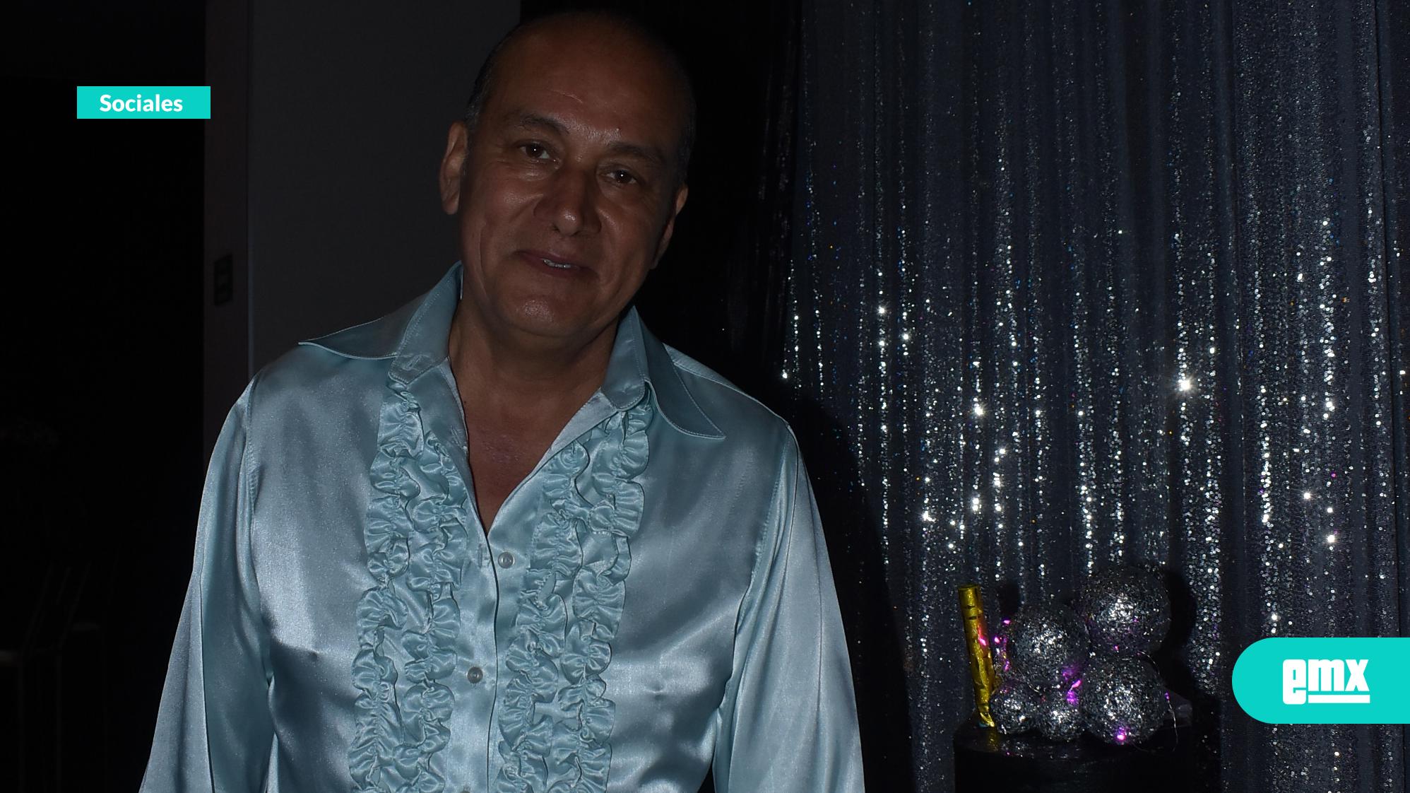 EMX-Al-estilo-disco-glam,-Jesús-Hernández-celebró-su-60-aniversario