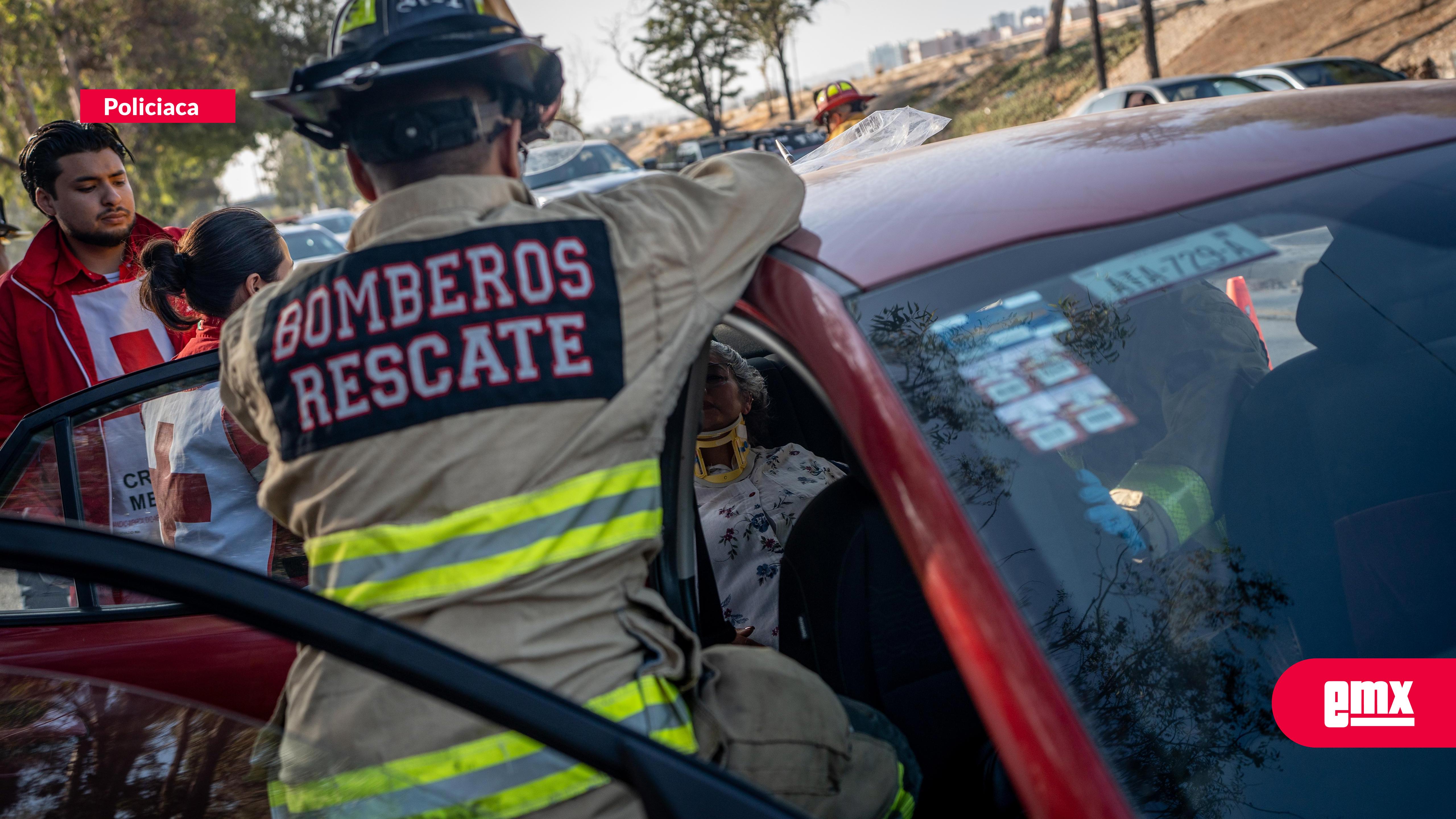 EMX-Choque múltiple provoca caos vial en la Vía Rápida Oriente y deja una mujer lesionada 