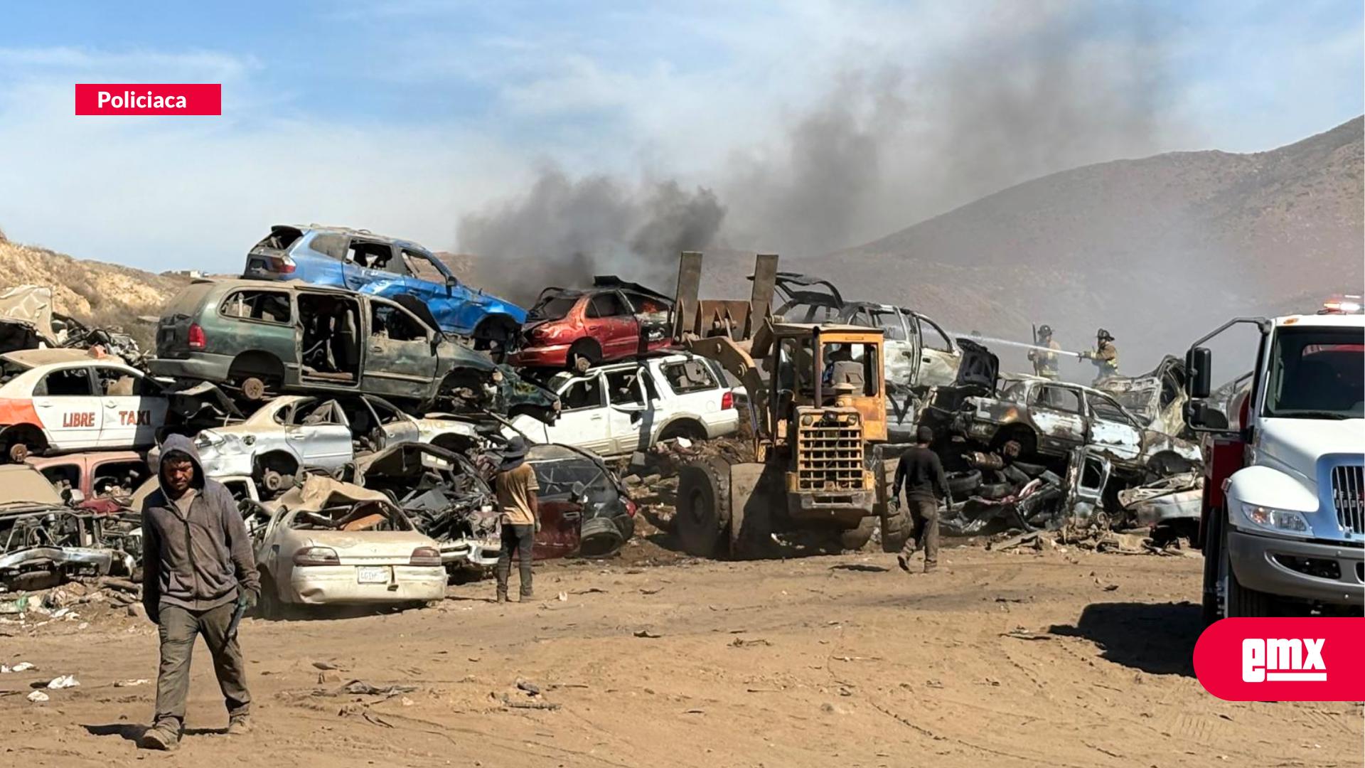EMX-Incendio-en-corralón-de-Grúas-ATT-consume-al-menos-20-vehículos