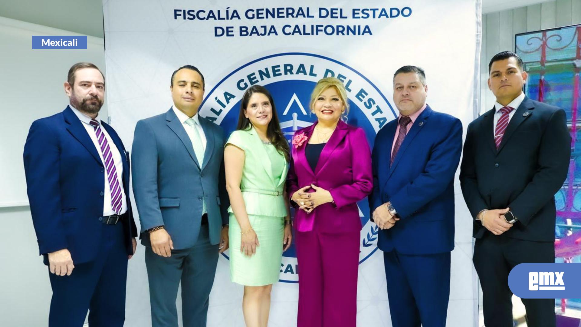 EMX-Presenta-FGE-nuevos-fiscales-regionales-y-central--Sumario-La-titular-Ma.-Andrade-Ramírez-les-tomó-protesta
