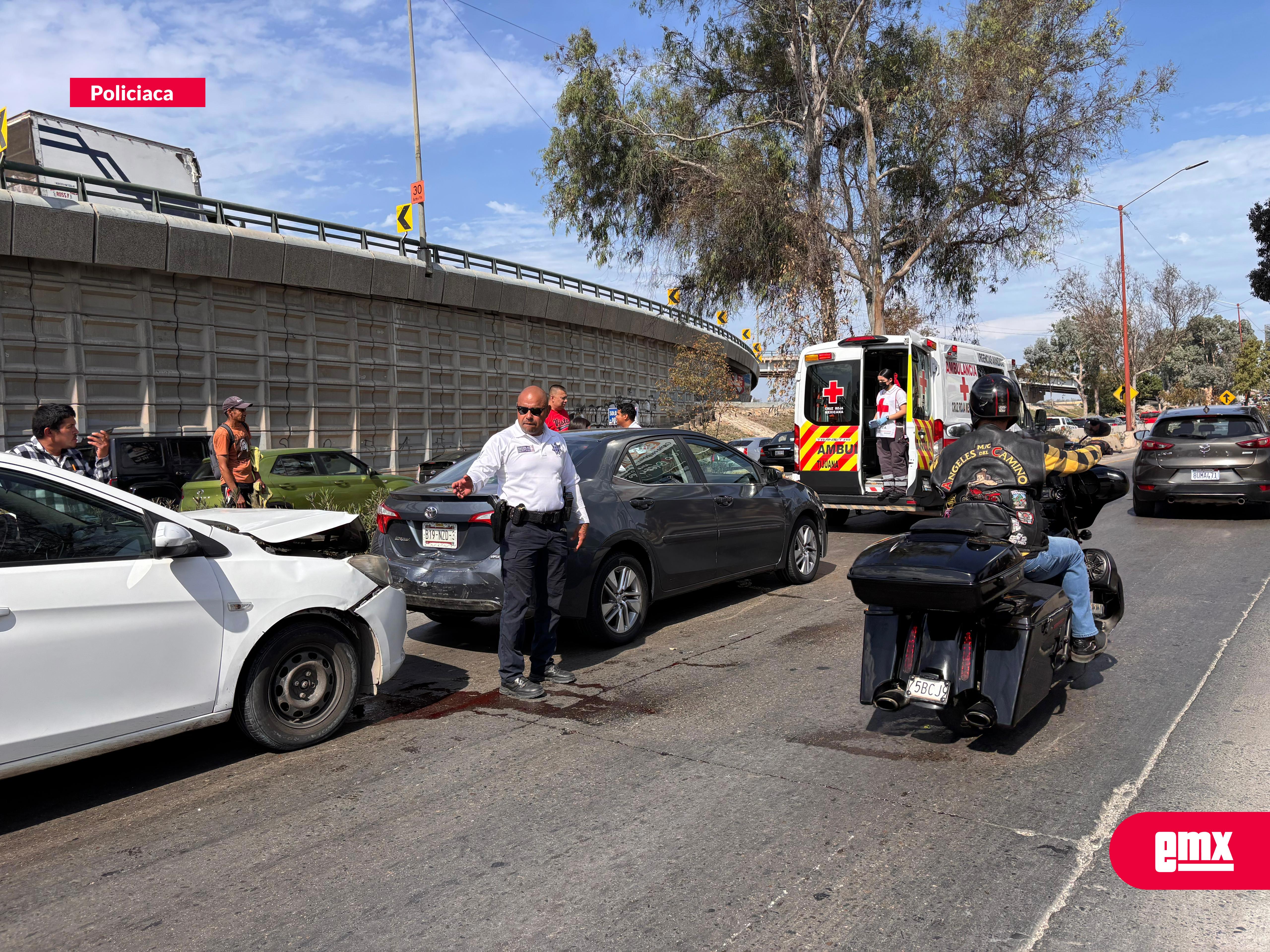 EMX-Choque-vehicular-en-Vía-Rápida-Oriente-deja-daños-materiales