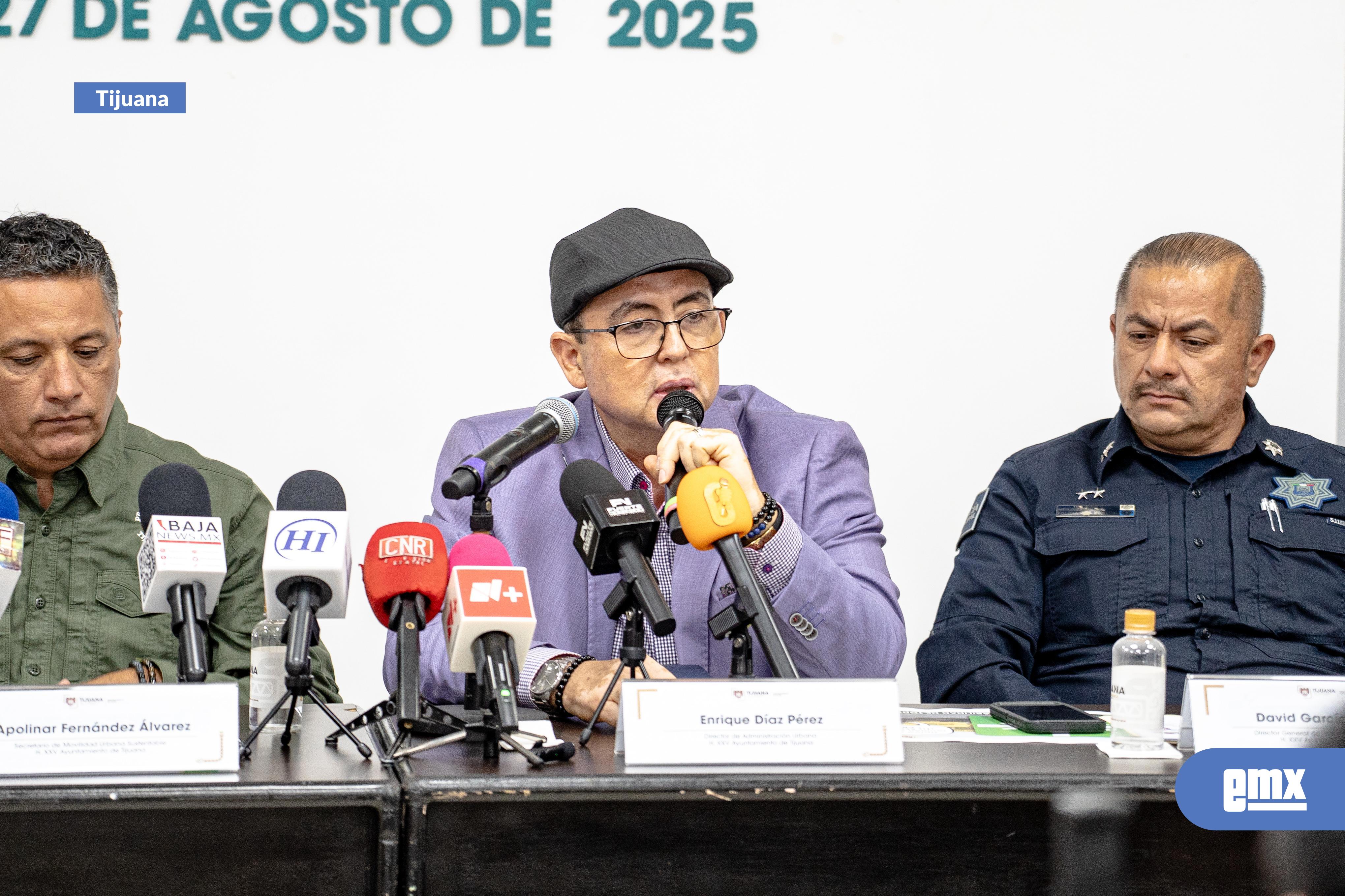 EMX-Limpieza-del-socavón-de-la-calle-10-podría-tardar-hasta--2-meses