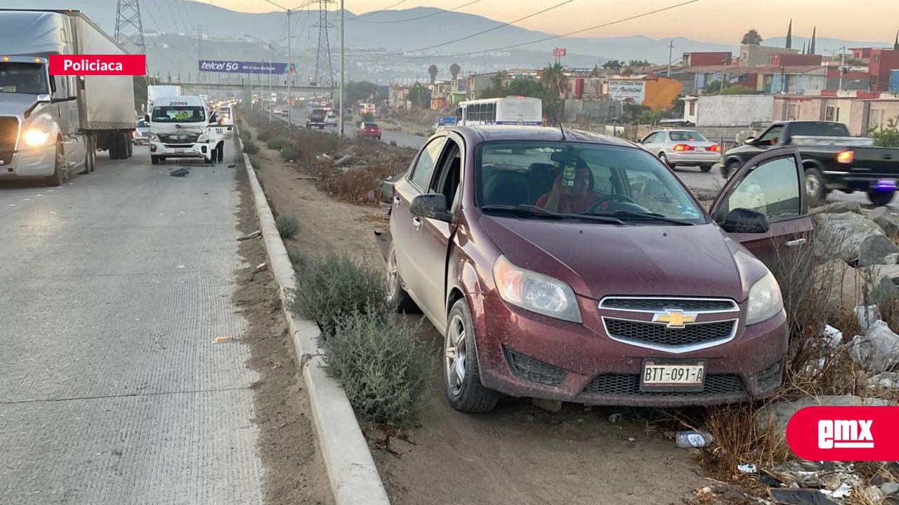 EMX-Taxi de ruta choca contra vehículo en bulevar 2000; hay una persona lesionada 