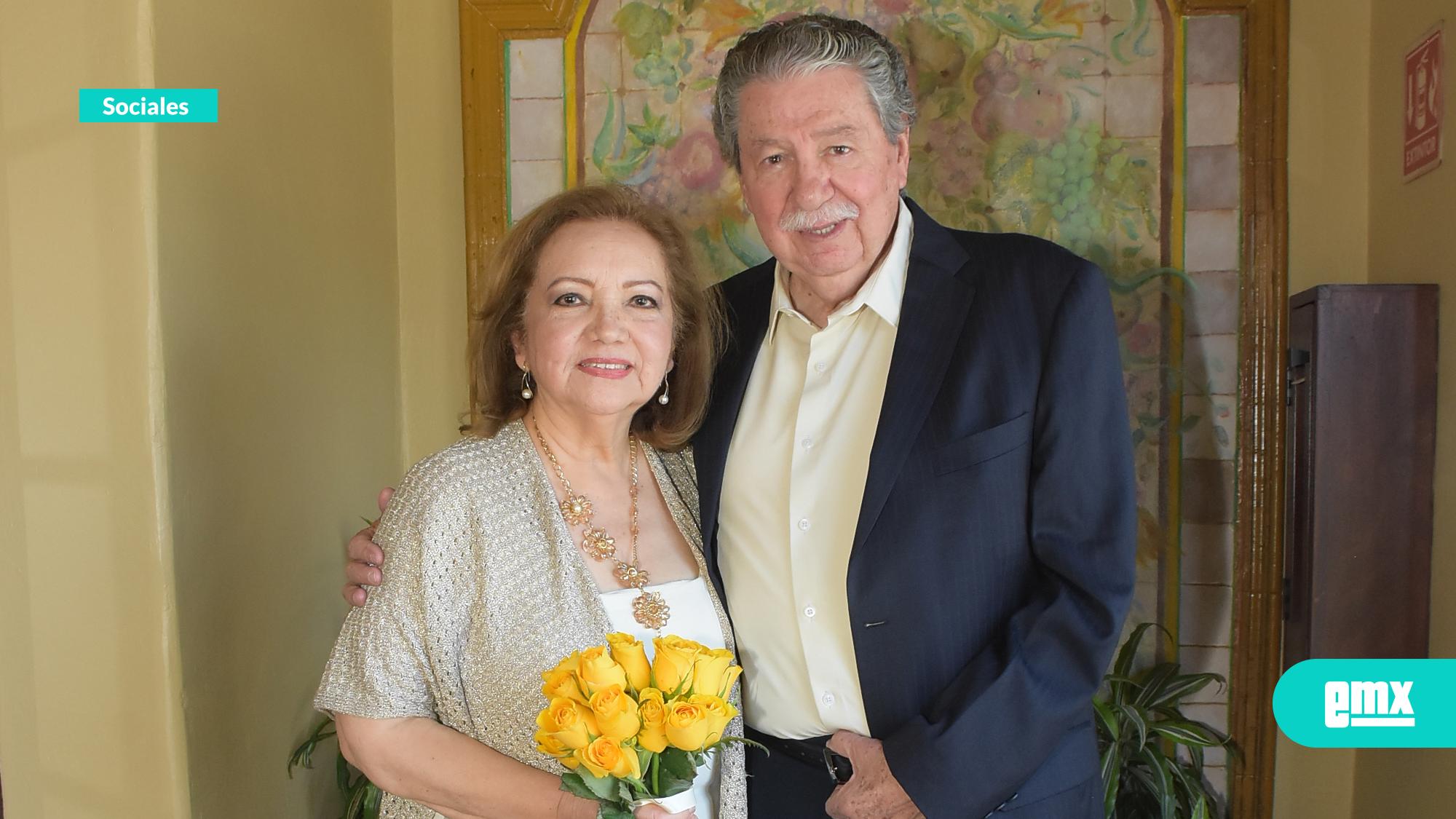 EMX-Festejaron-sus-Bodas-de-Oro-Rosa-Valeria-y-Federico-Martínez