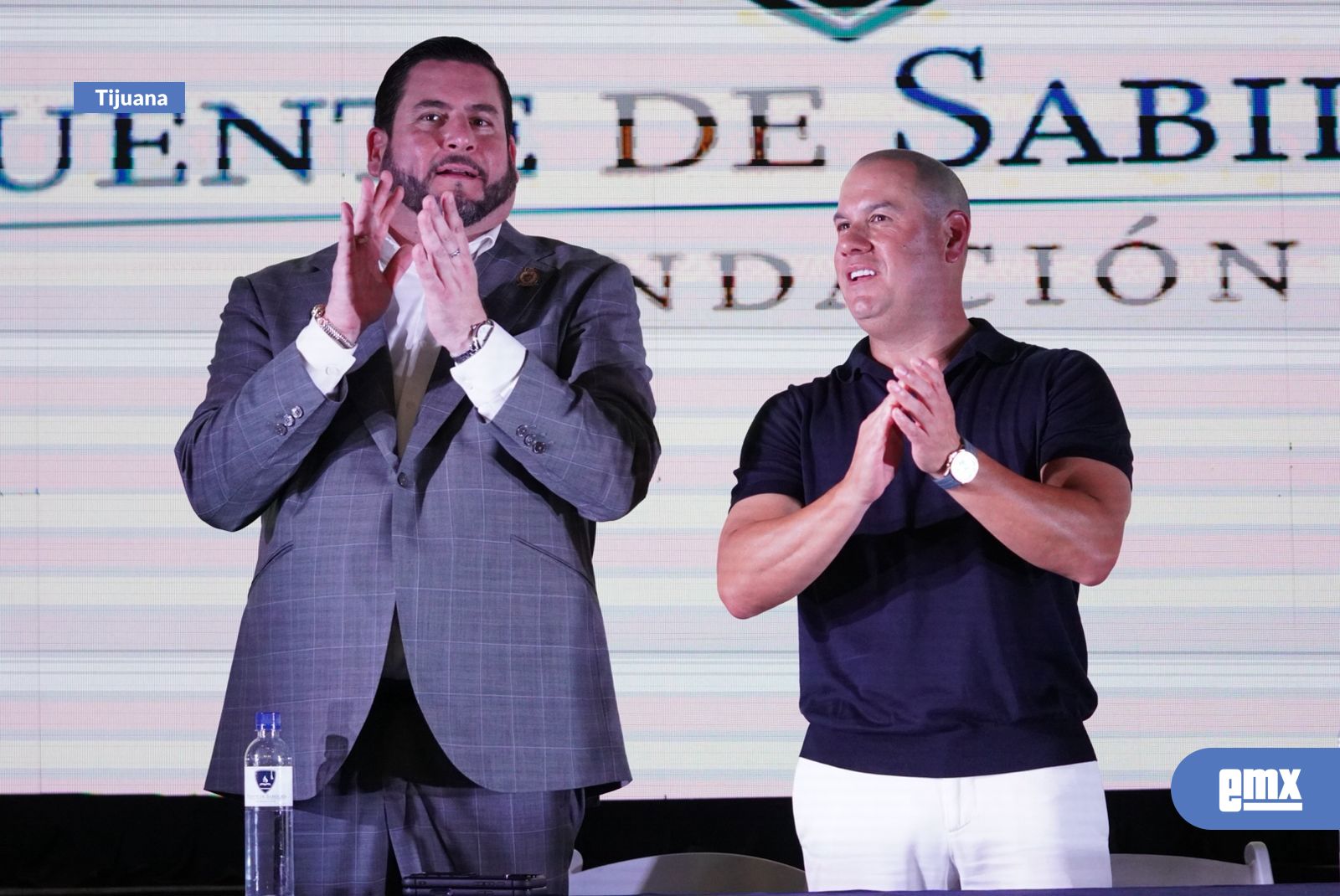 EMX-Fundación-Fuente-de-Sabiduría-entrega-miles-de-becas-a-estudiantes-de-Tijuana