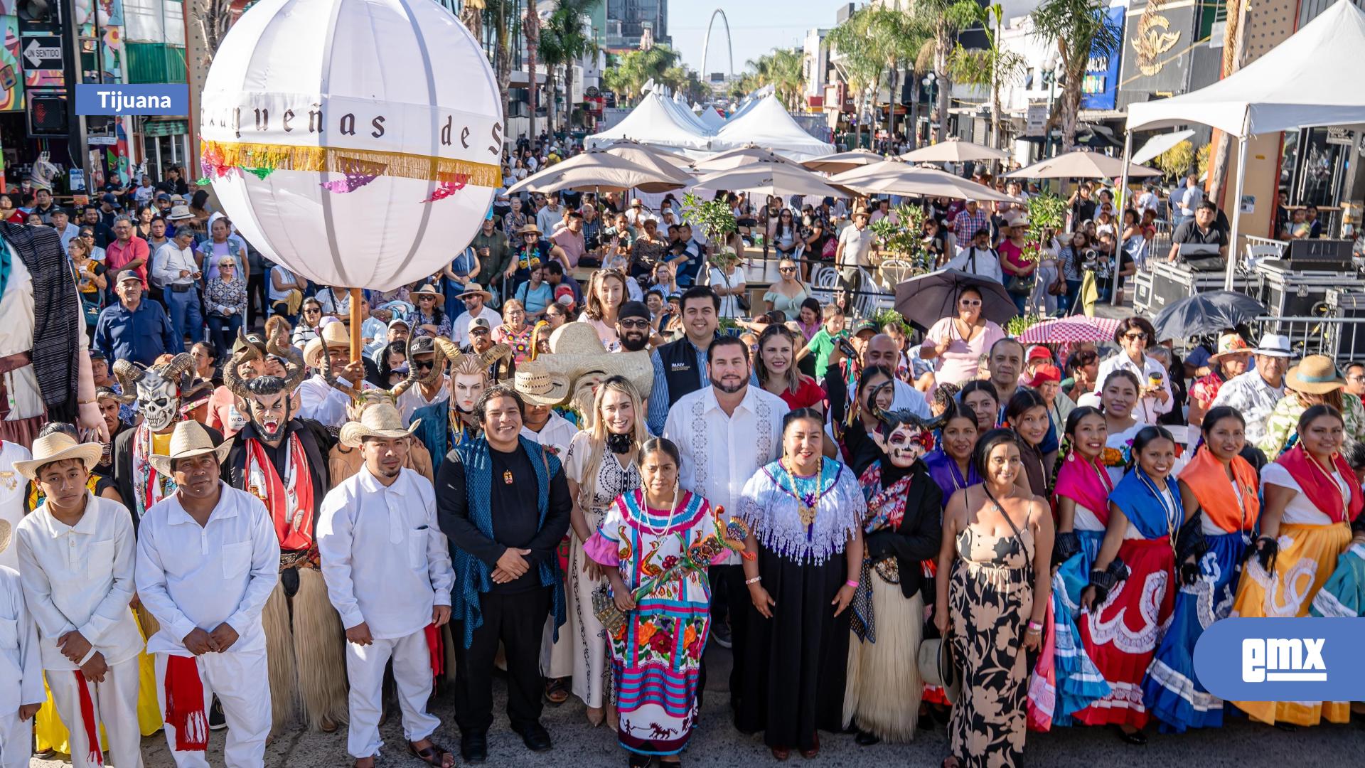 EMX-Inaugura-Ismael-Burgueño-el-Festival-Binacional-en-Representación-de-la-Guelaguetza-2025-en-Tijuana