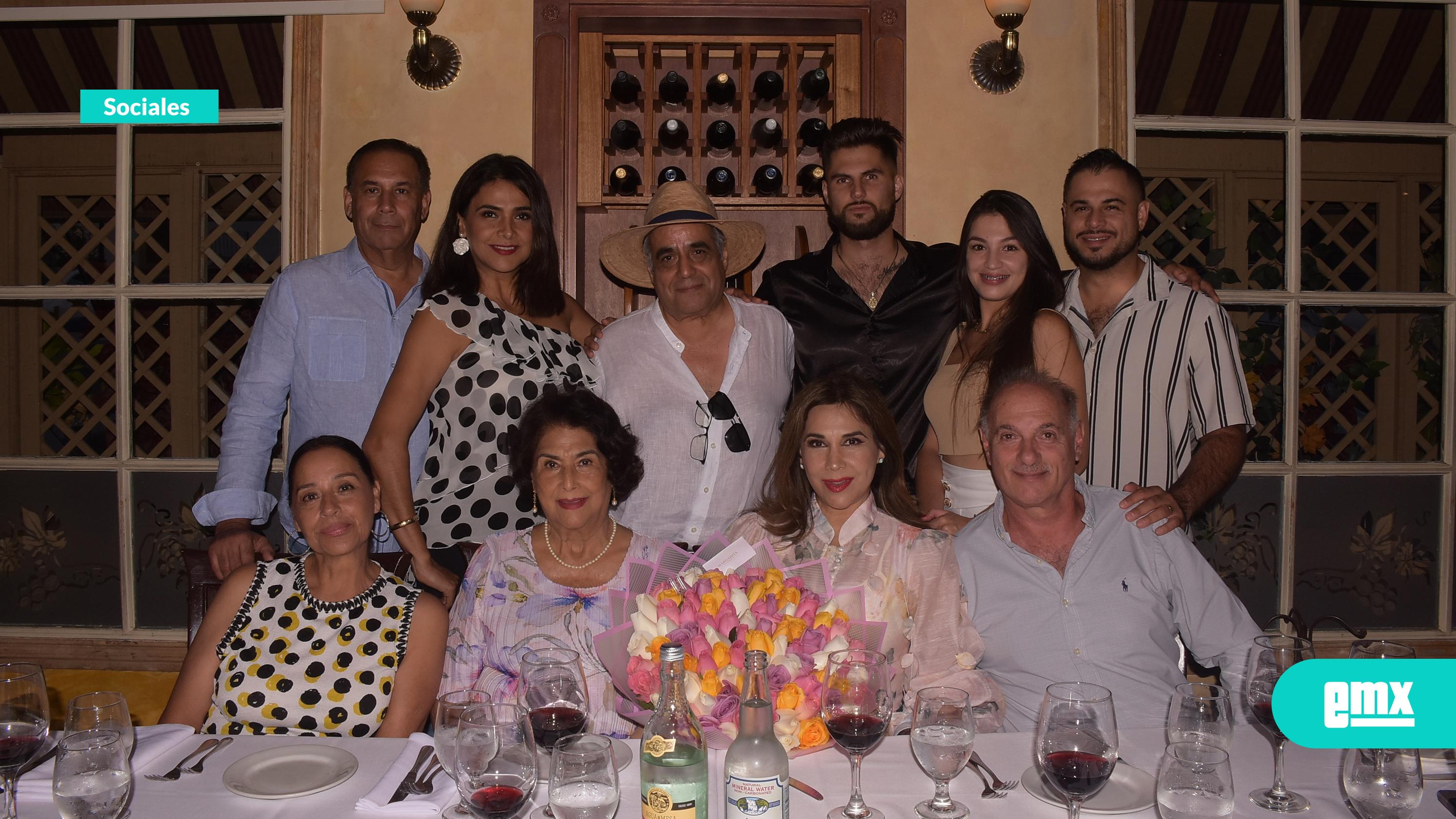 EMX-Ameno-festejo-para-los-cumpleañeros-María-Luisa-y-Héctor-Ayala