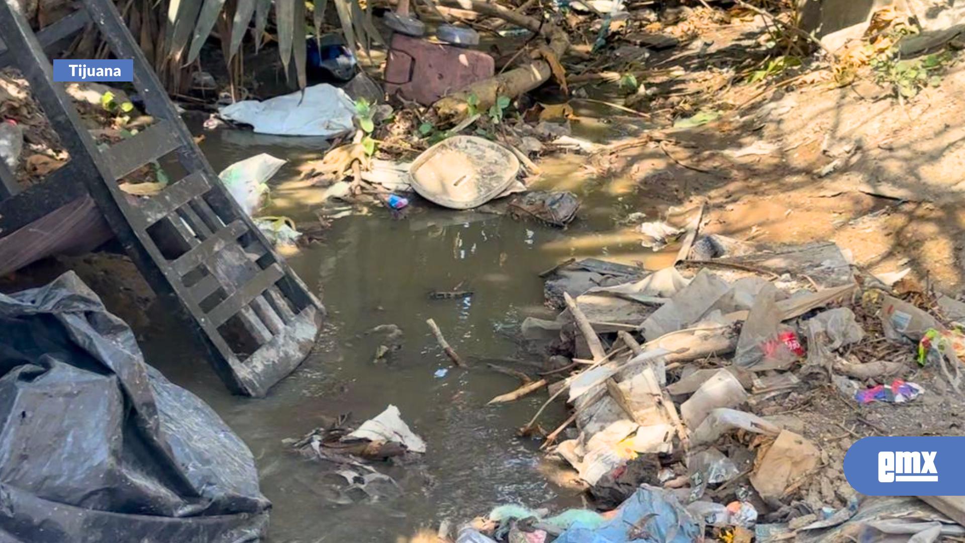 EMX-Fábricas-desechan-aguas-contaminadas-y-afectan-a-familias-de-la-colonia-Ampliación-Lucio-Blanco,-en-Rosarito