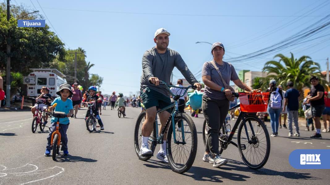 EMX-Cierran-avenida-de-Playas-de-Tijuana-para-visibilizar-el-derecho-a-una-movilidad-segura