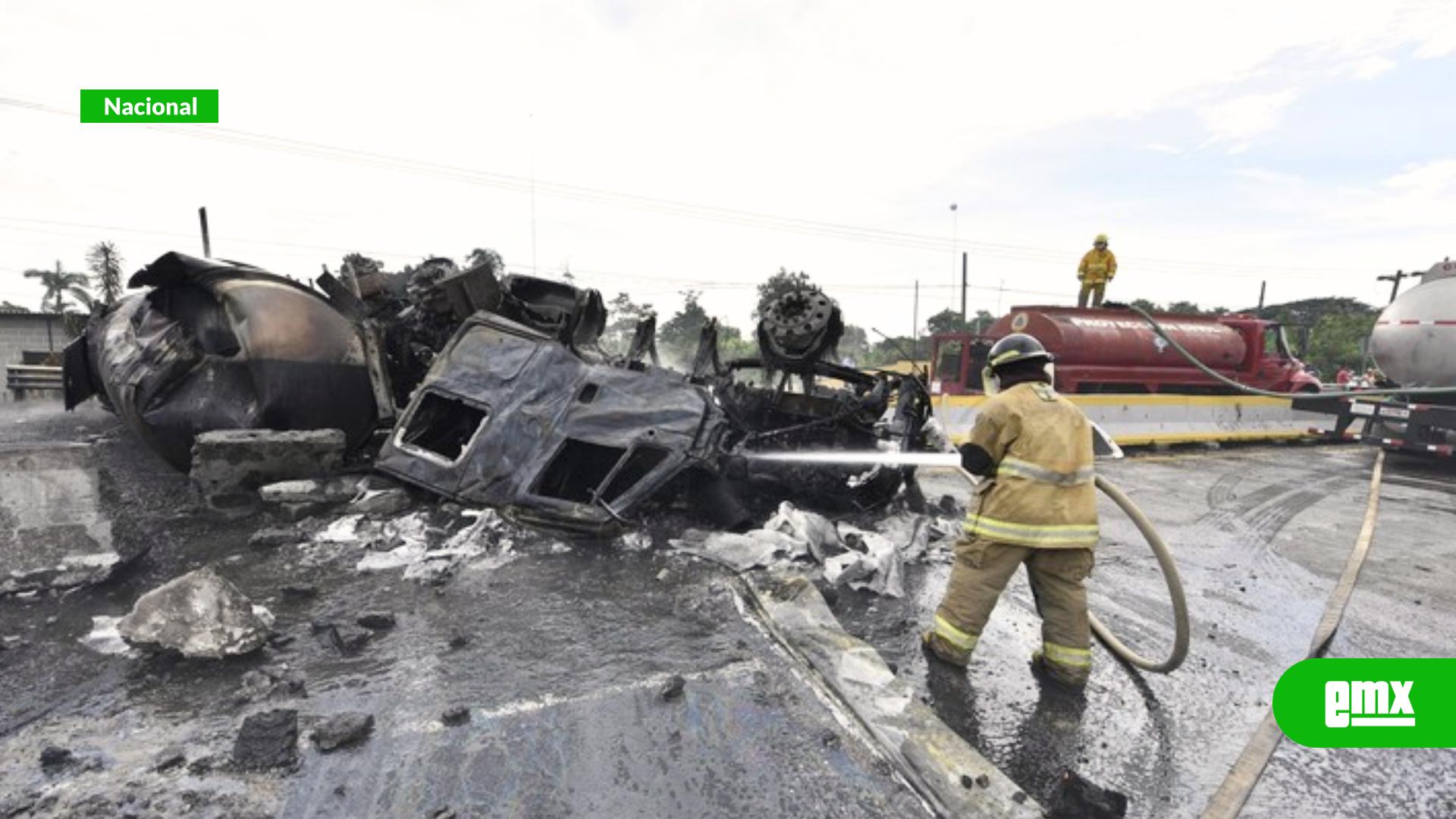 EMX-Trágico-accidente-de-camión-cisterna-en-Iztapalapa-deja-tres-muertos-y-70-heridos
