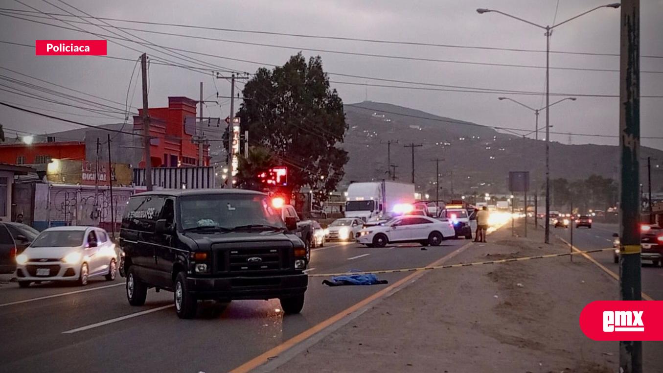 EMX-Hombre-pierde-la-vida-tras-ser-atropellado-en-la-carretera-libre-Tijuana–Tecate